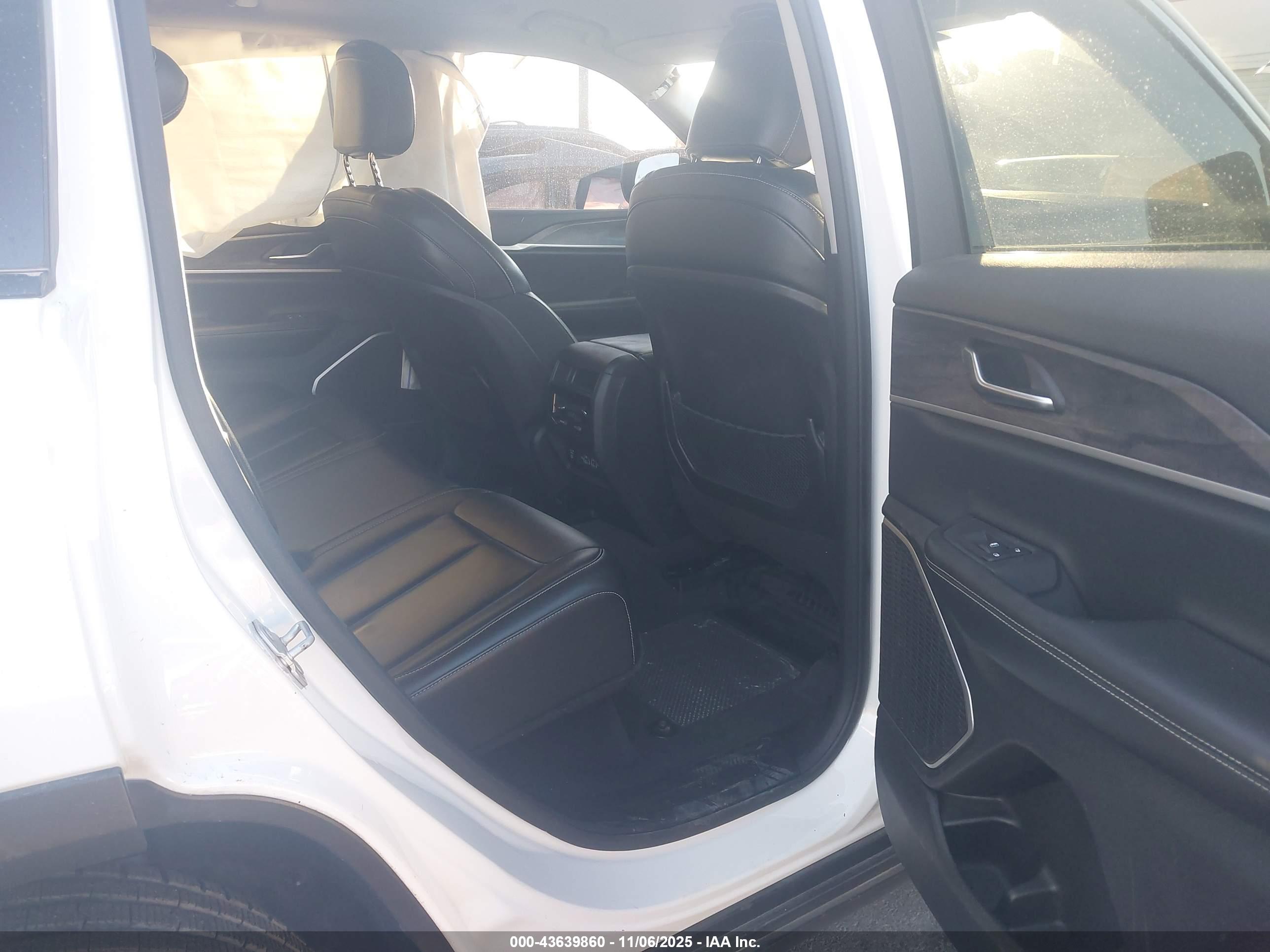 JEEP GRAND image 8