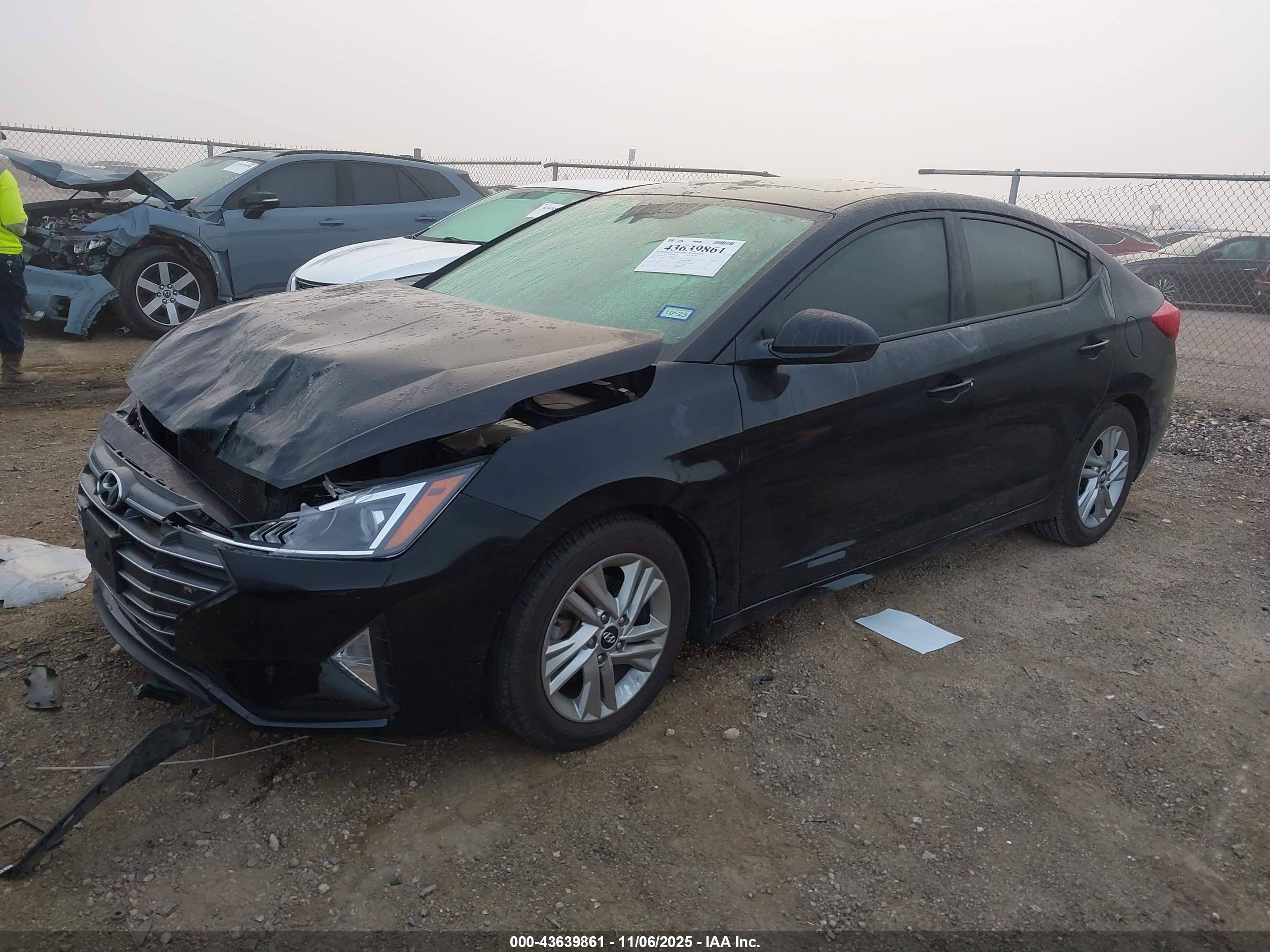 HYUNDAI ELANTRA image 2
