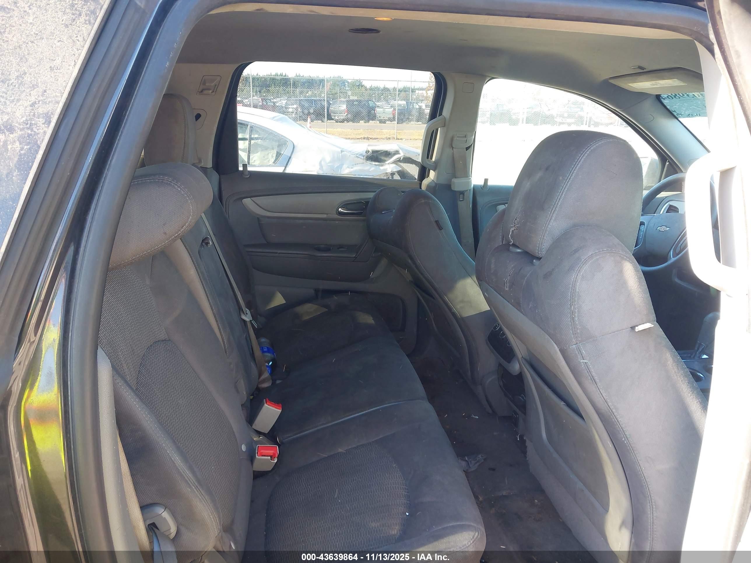 CHEVROLET TRAVERSE image 8