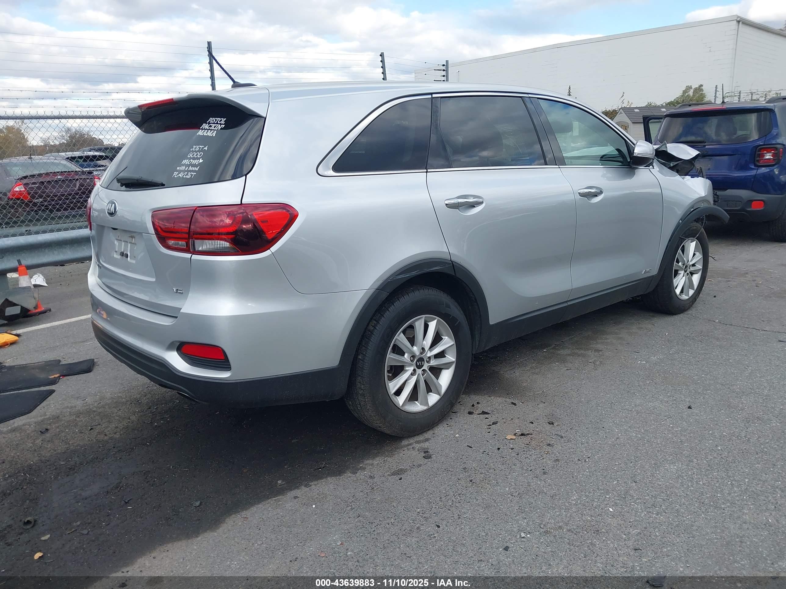 KIA SORENTO image 4