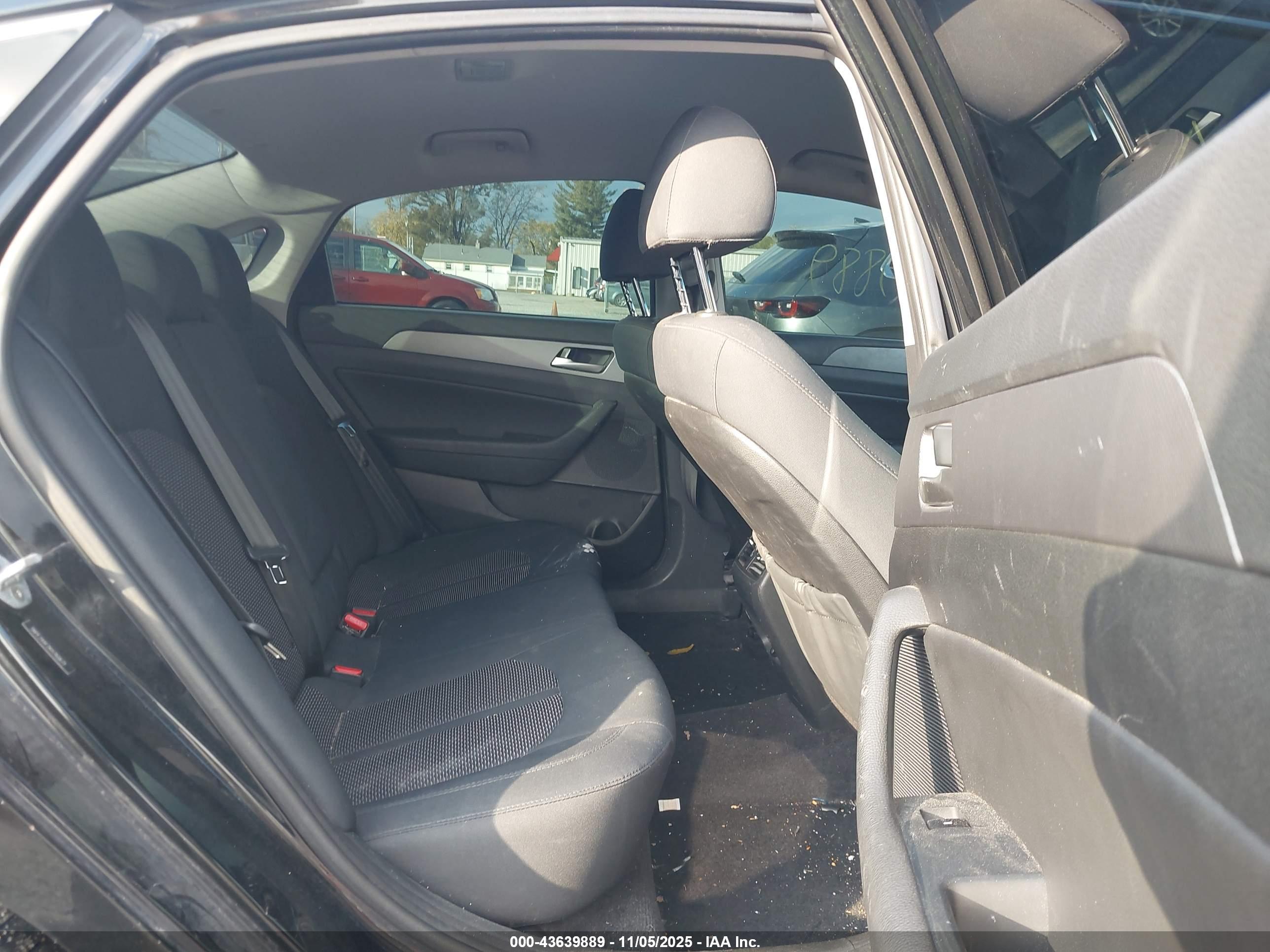 HYUNDAI SONATA image 8