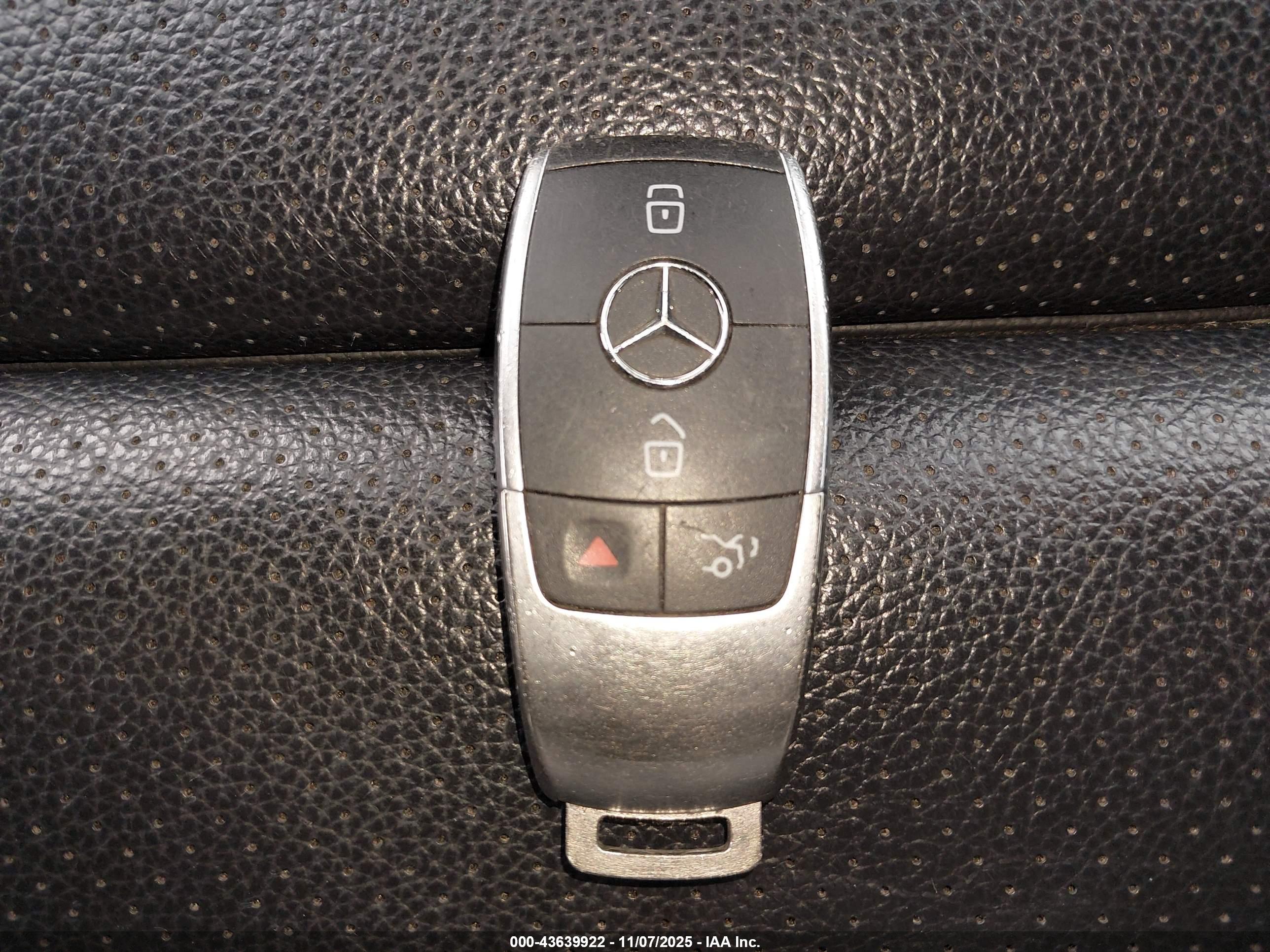 MERCEDES-BENZ C image 11