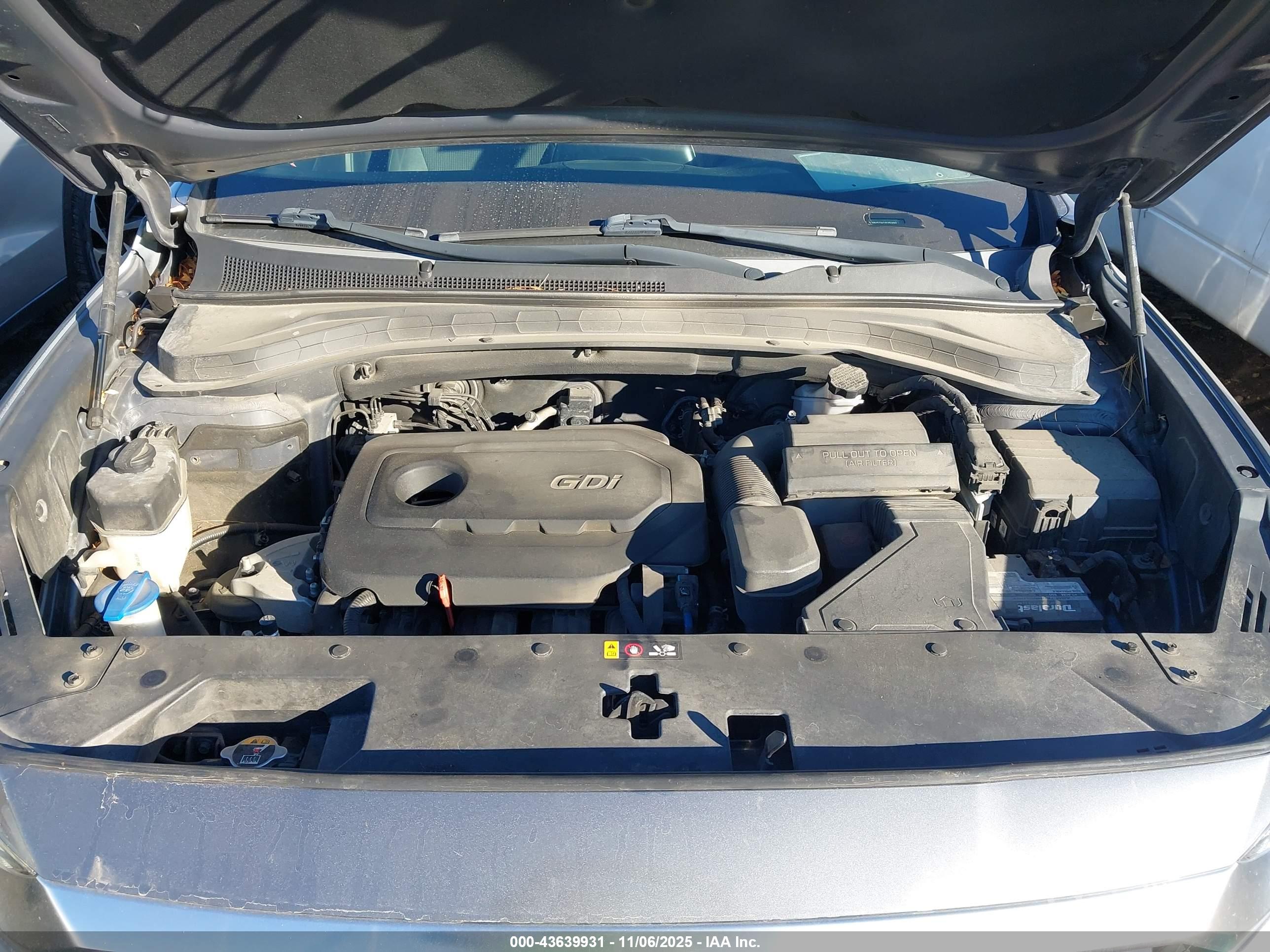 HYUNDAI SANTA image 10