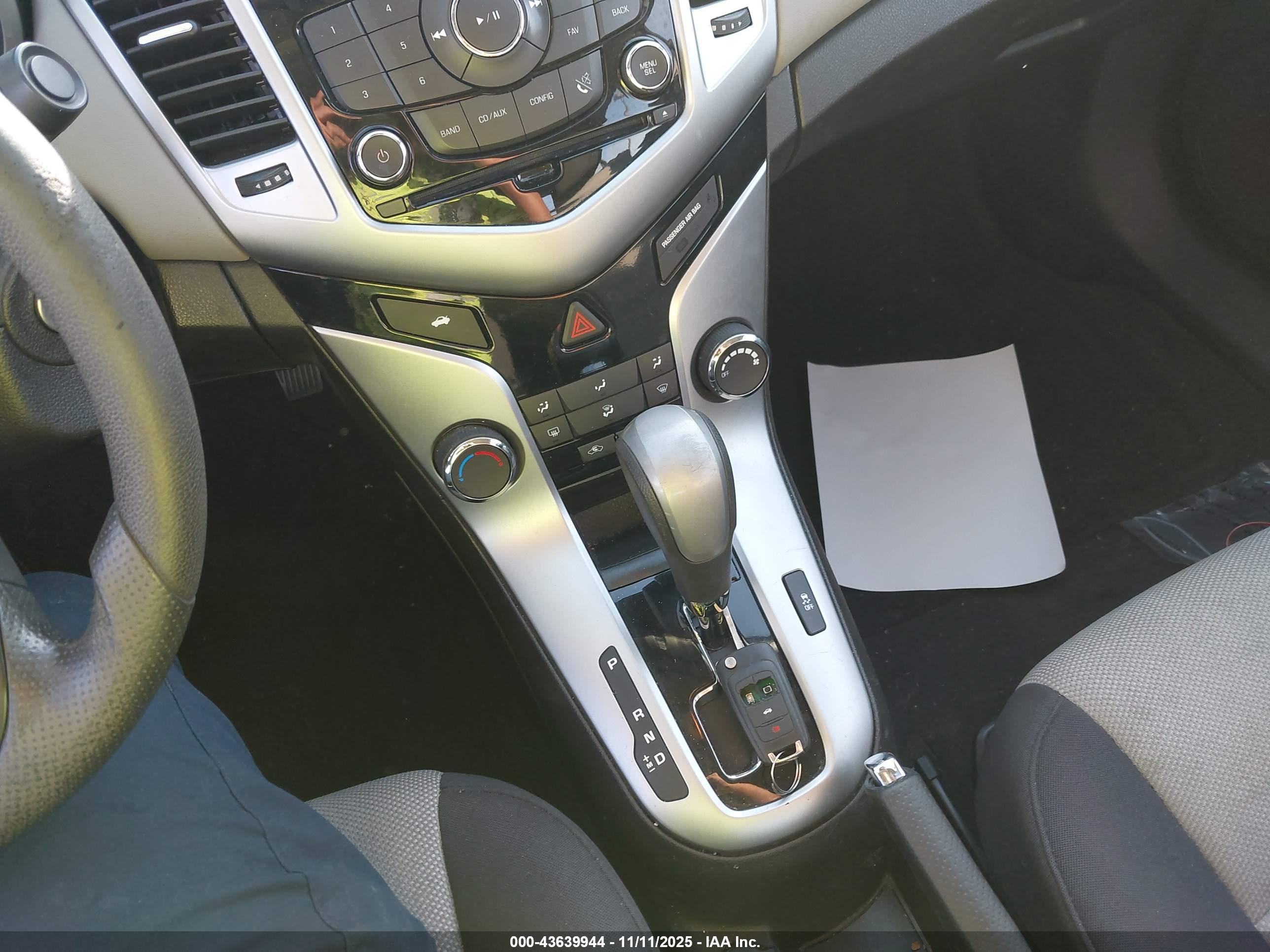 CHEVROLET CRUZE image 11