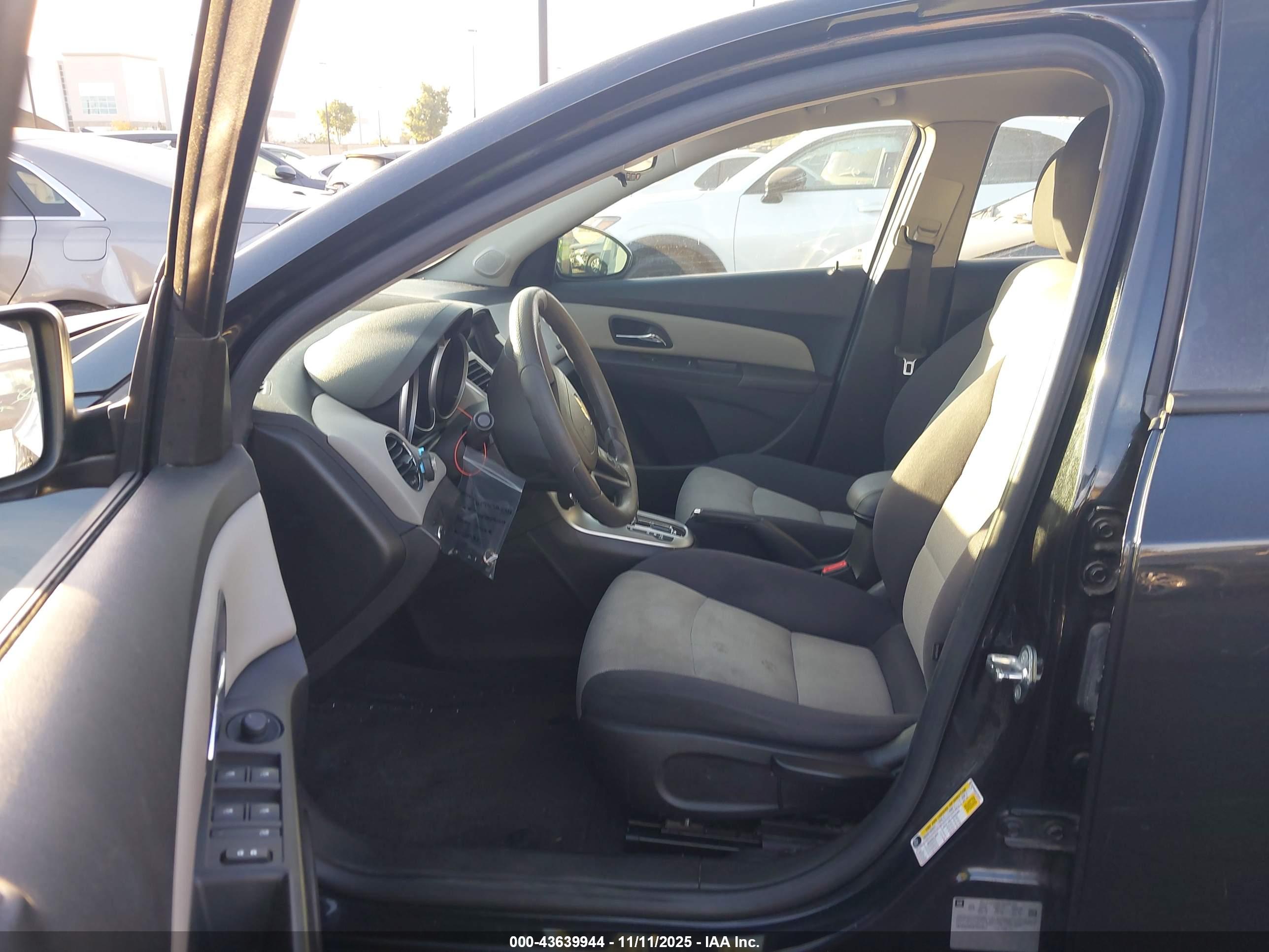 CHEVROLET CRUZE image 5