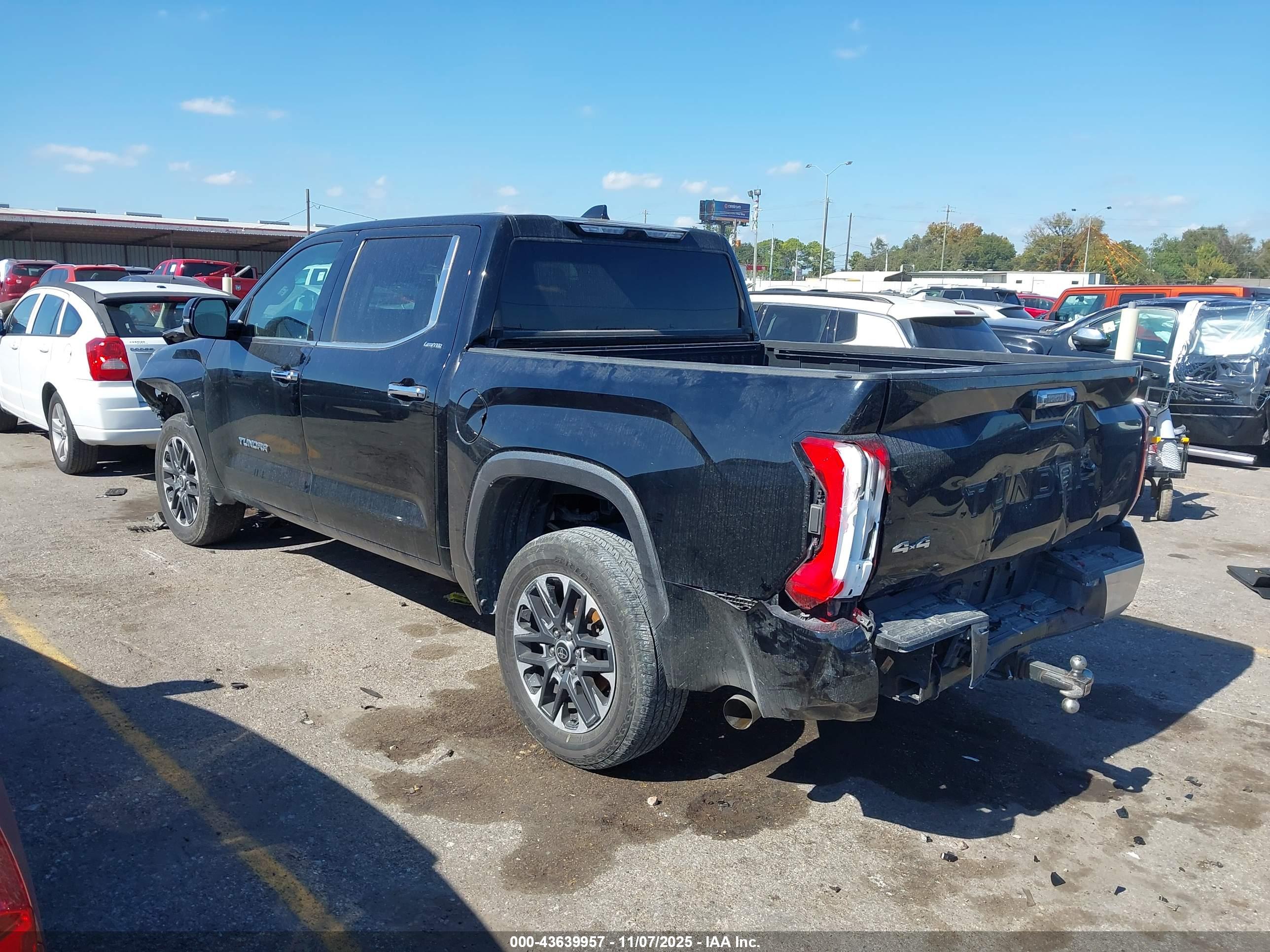 TOYOTA TUNDRA image 3