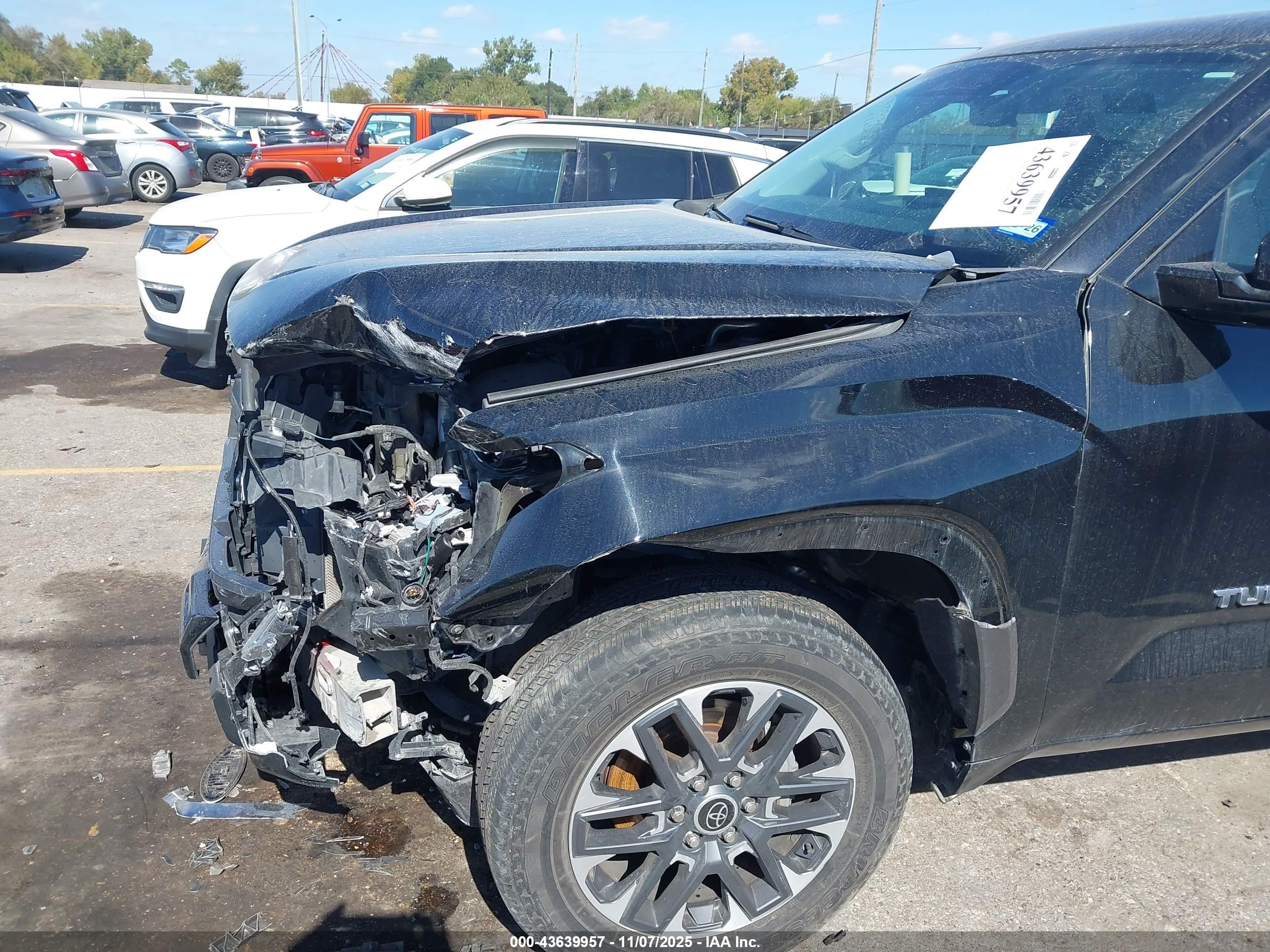 TOYOTA TUNDRA image 6