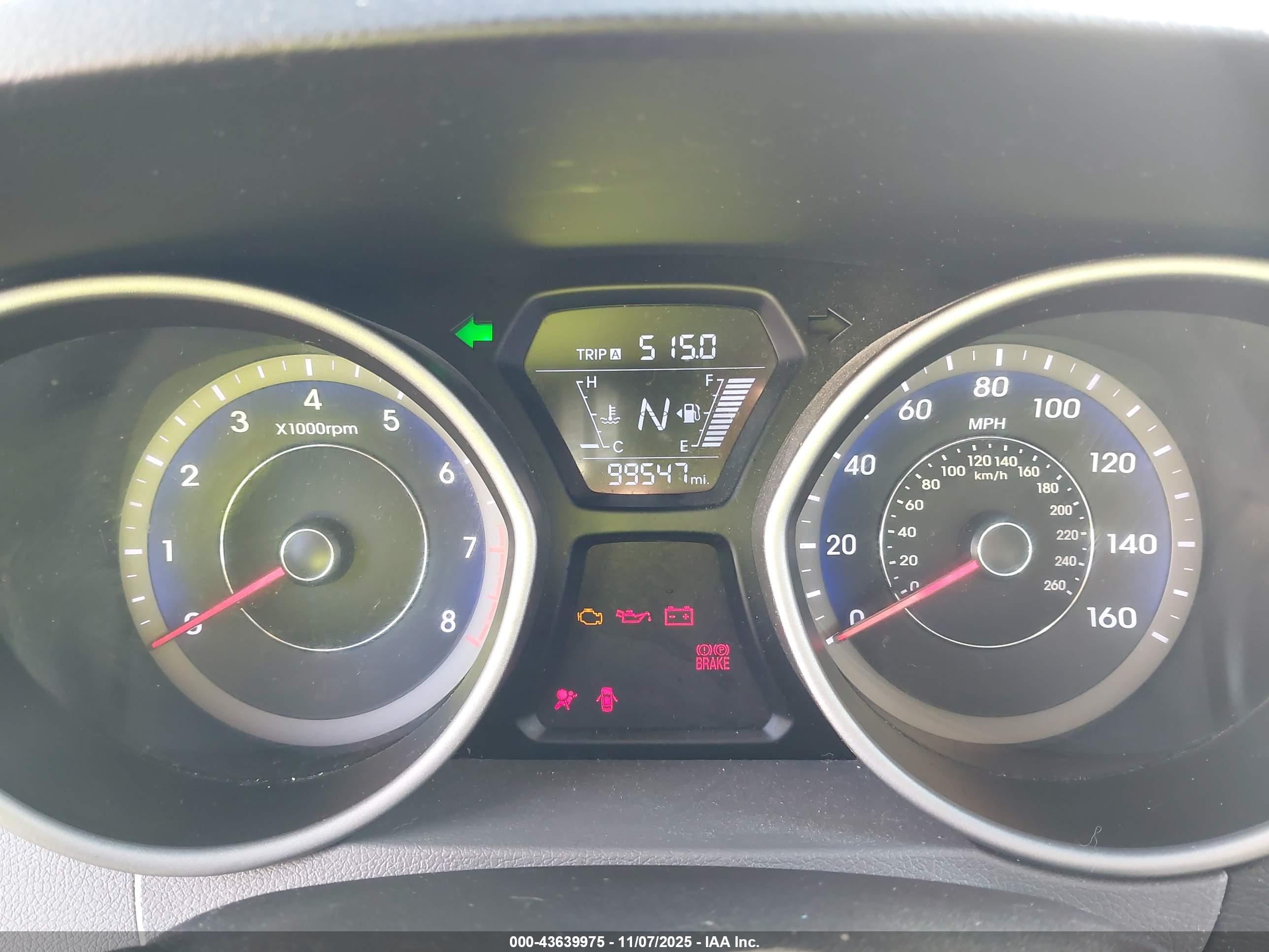 HYUNDAI ELANTRA image 7