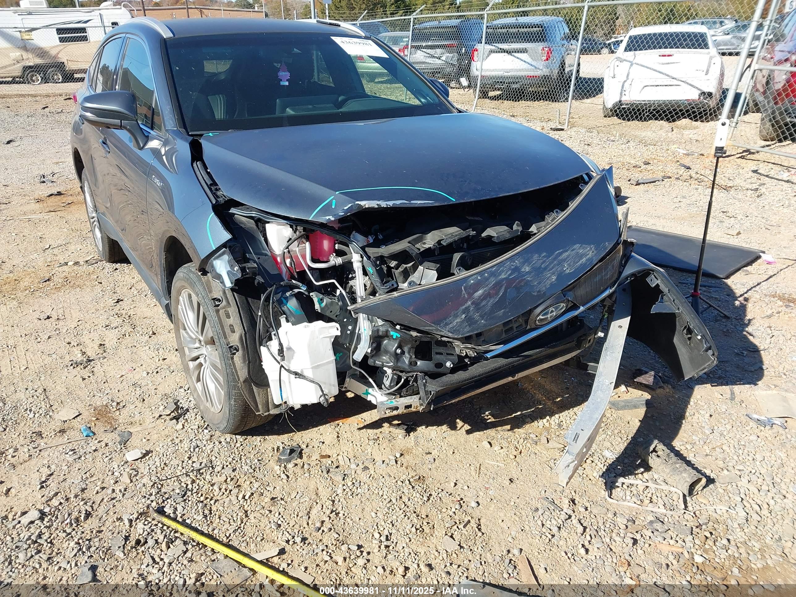 TOYOTA VENZA image 6