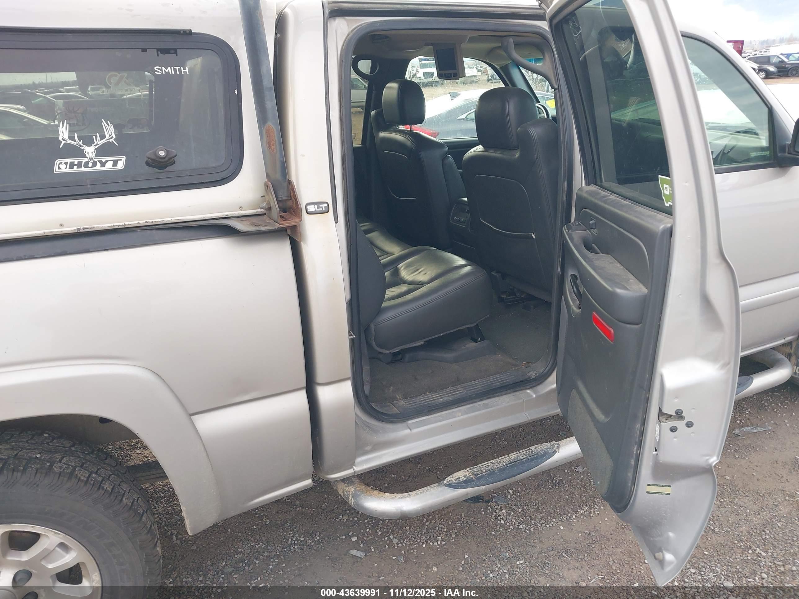 GMC SIERRA image 8