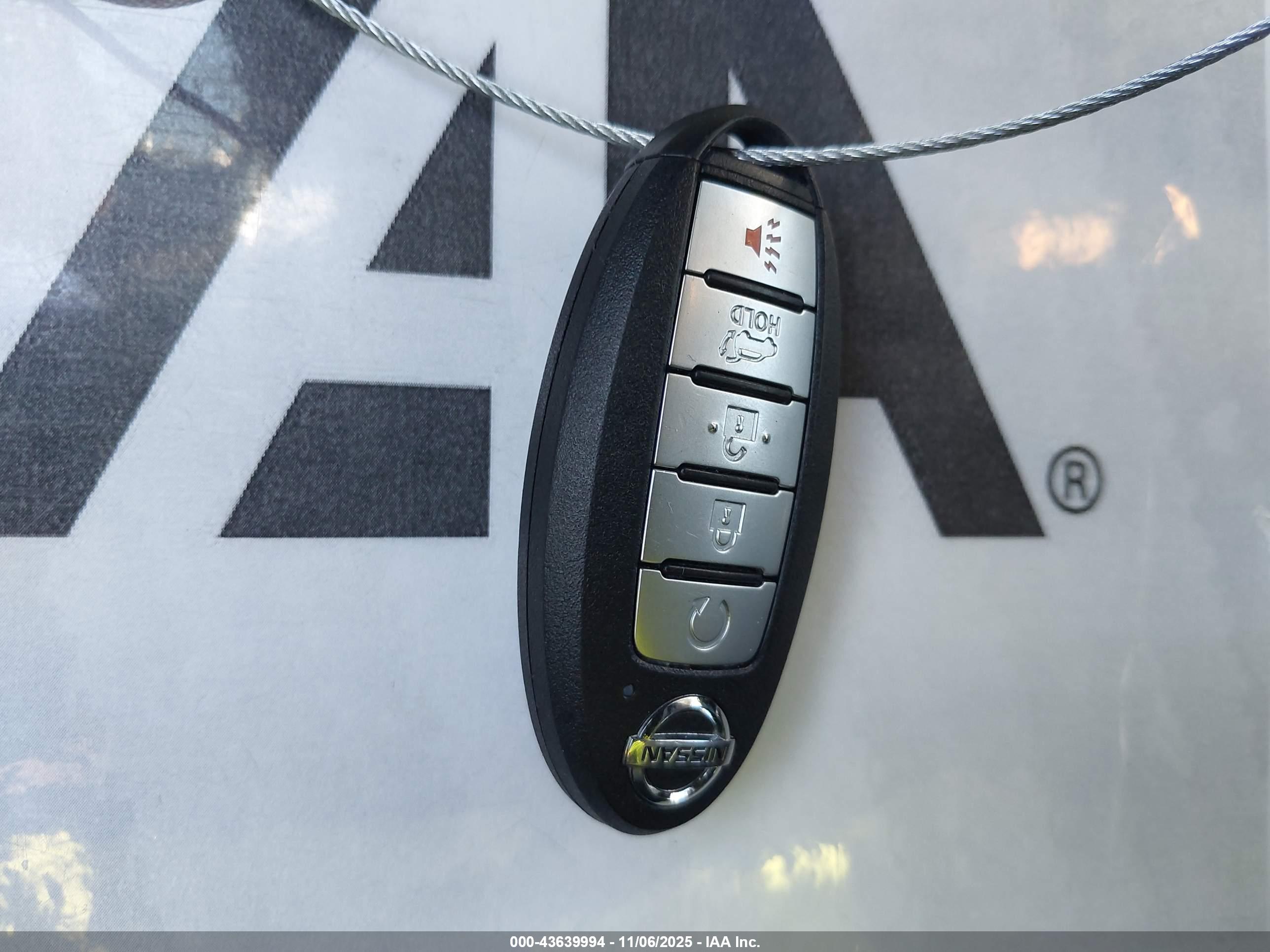 NISSAN ROGUE image 11