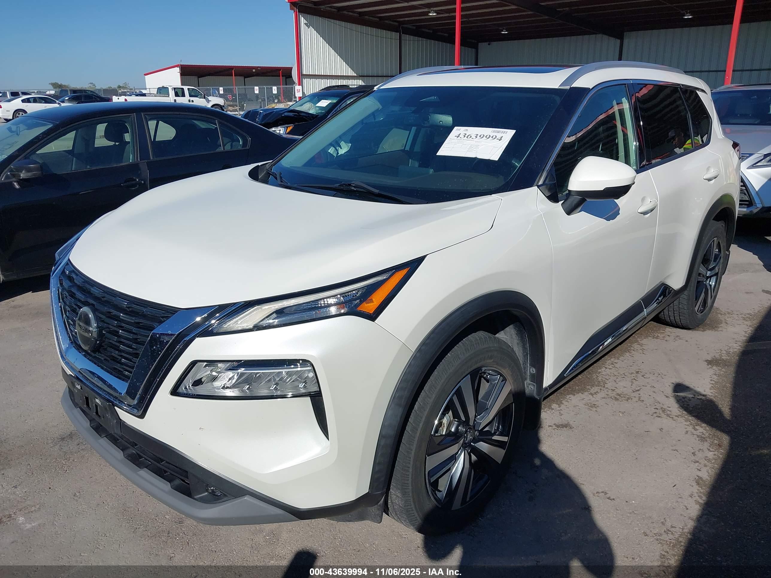 NISSAN ROGUE image 2