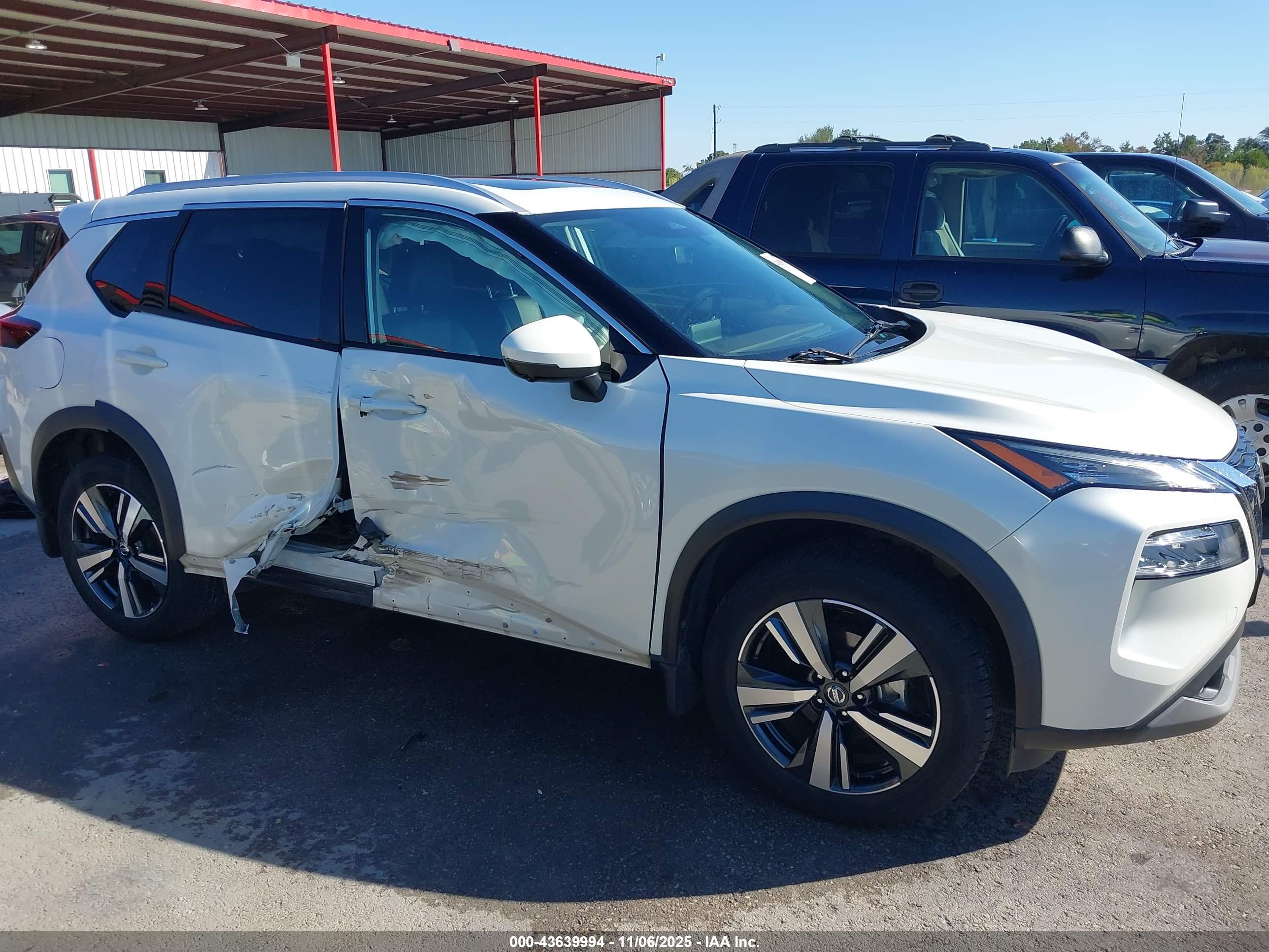 NISSAN ROGUE image 6