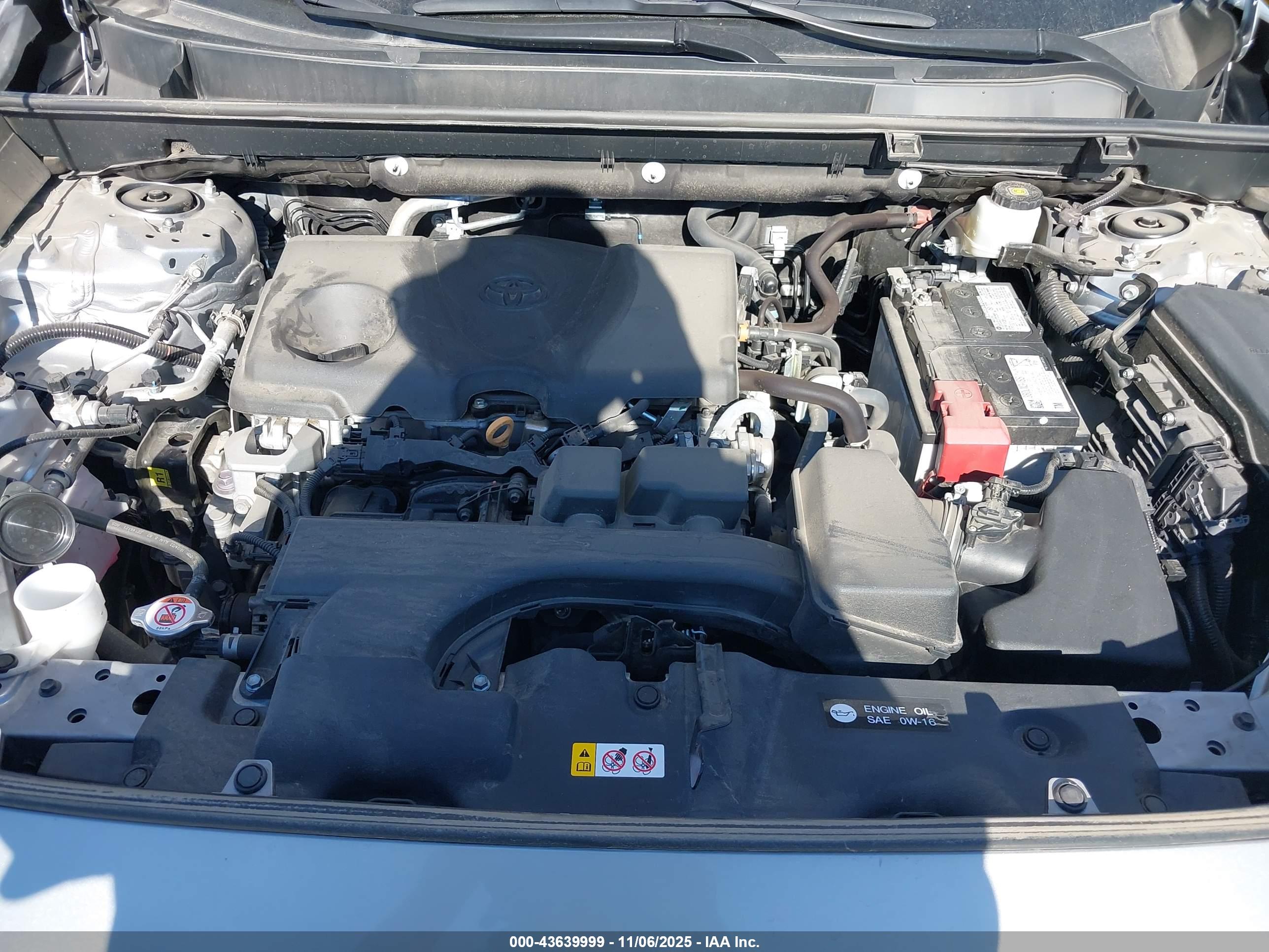 TOYOTA RAV4 image 10