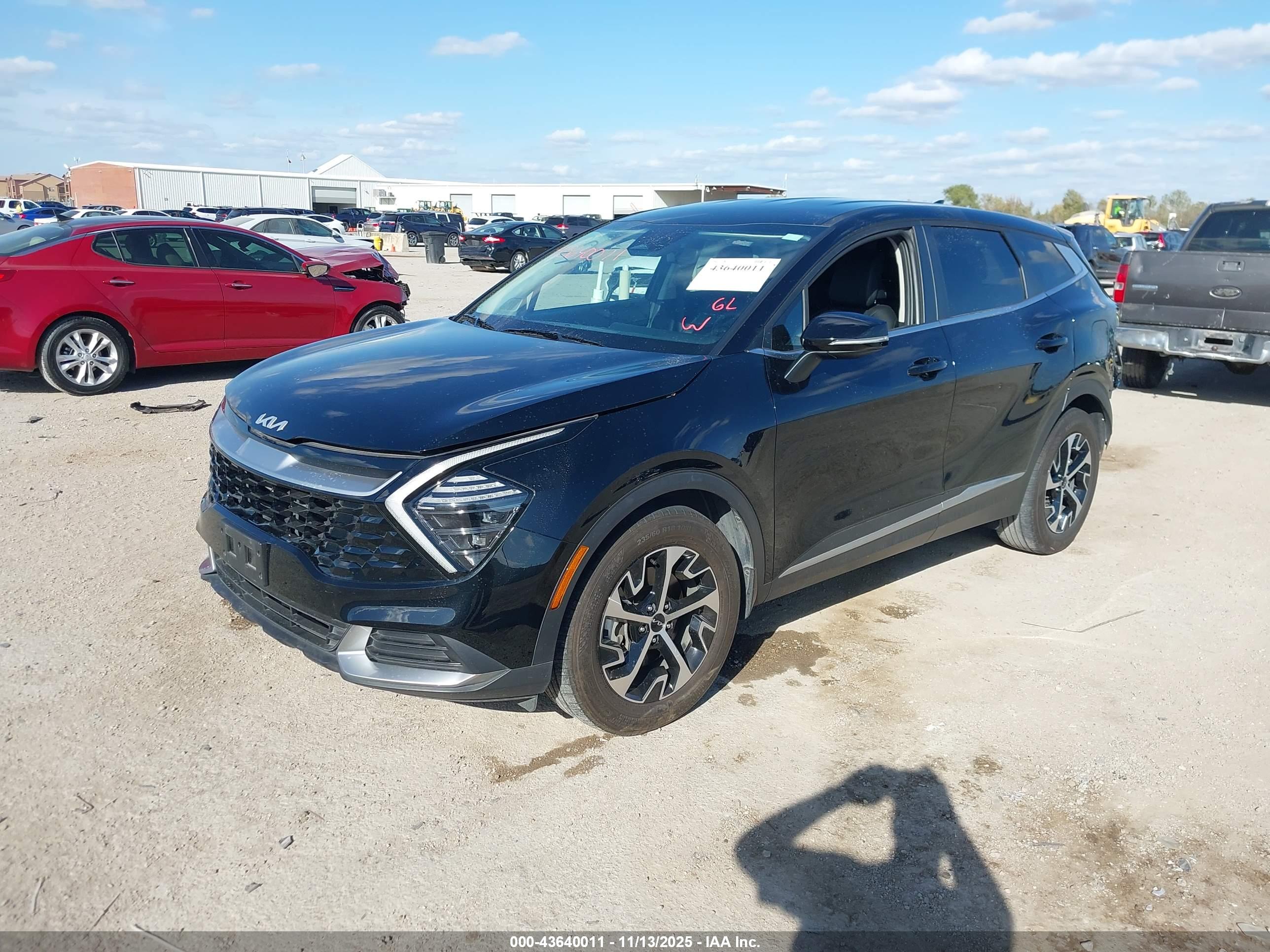 KIA SPORTAGE image 2