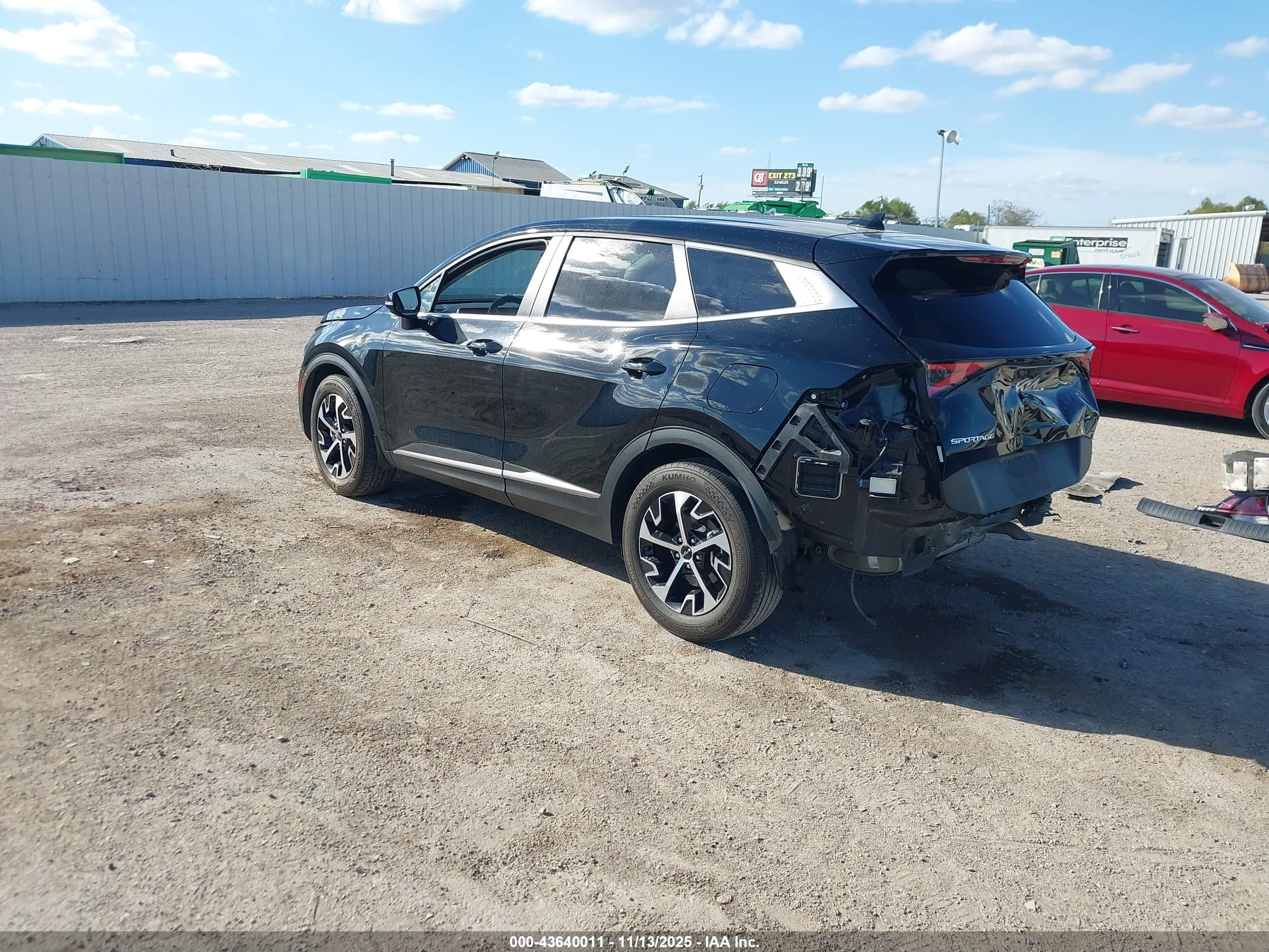 KIA SPORTAGE image 3