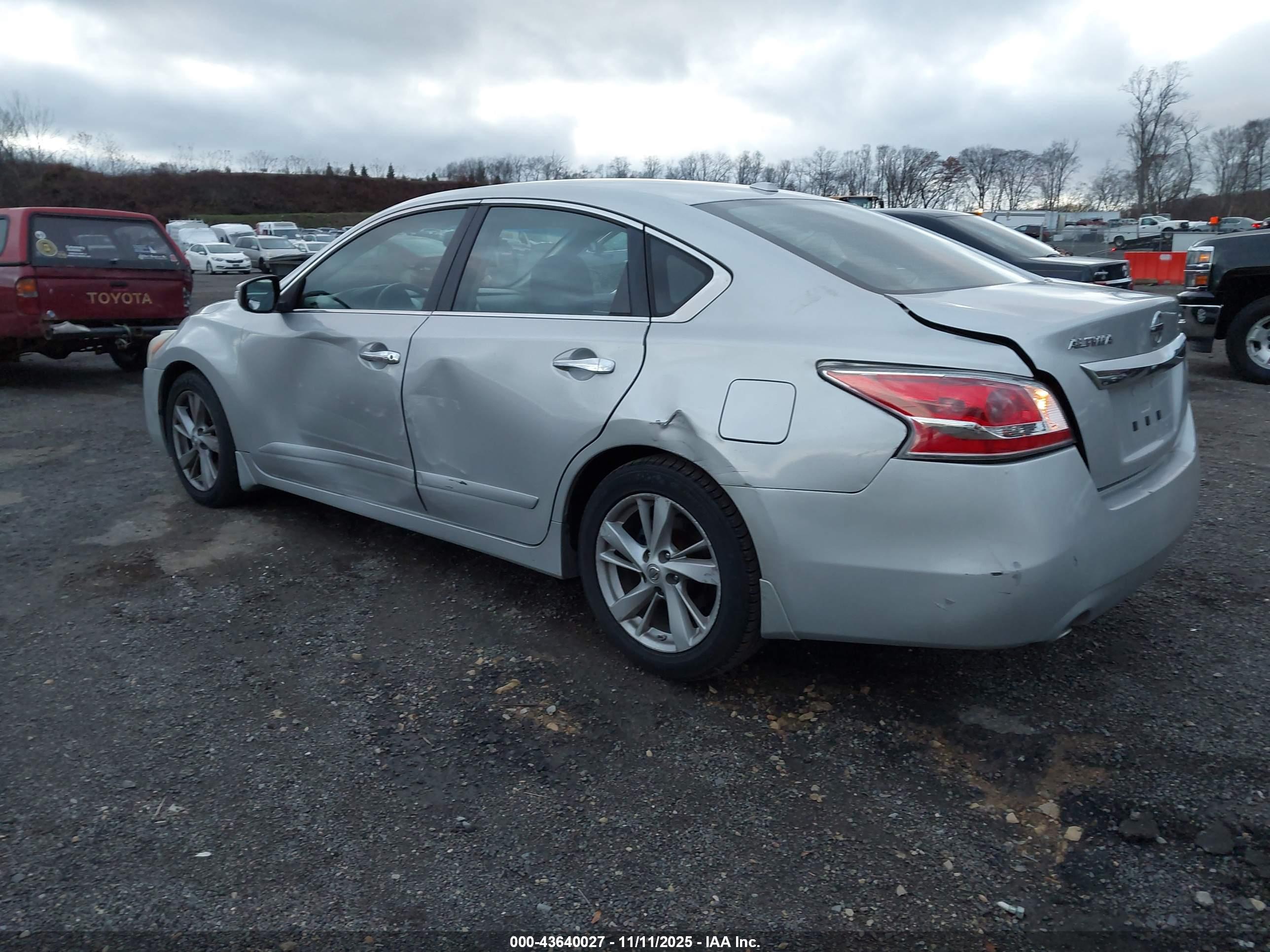 NISSAN ALTIMA image 3