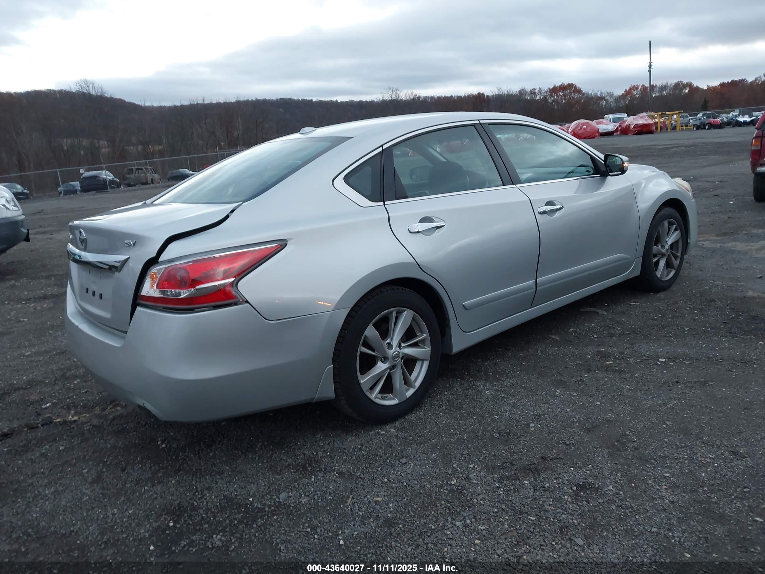 NISSAN ALTIMA image 4
