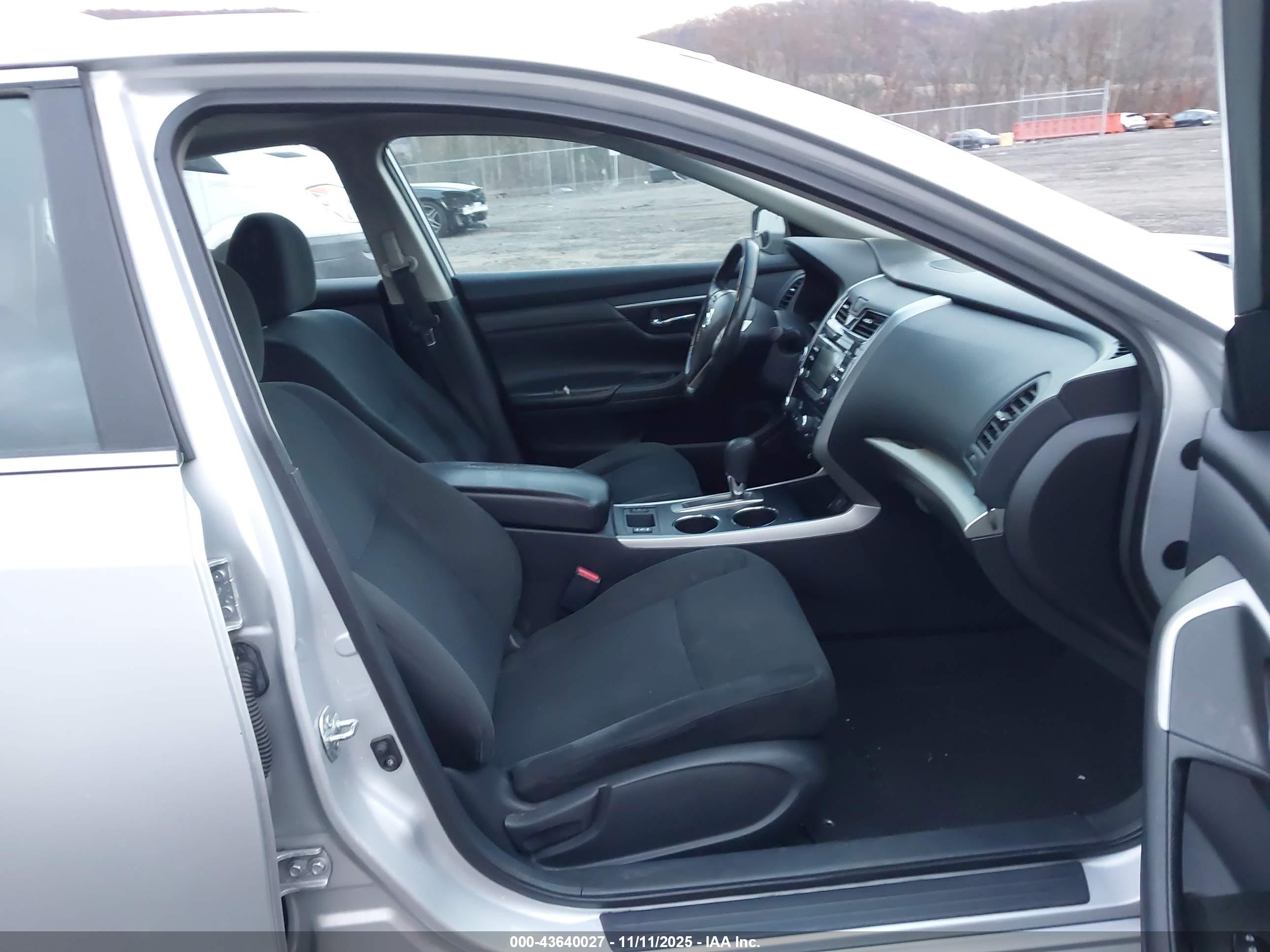 NISSAN ALTIMA image 5
