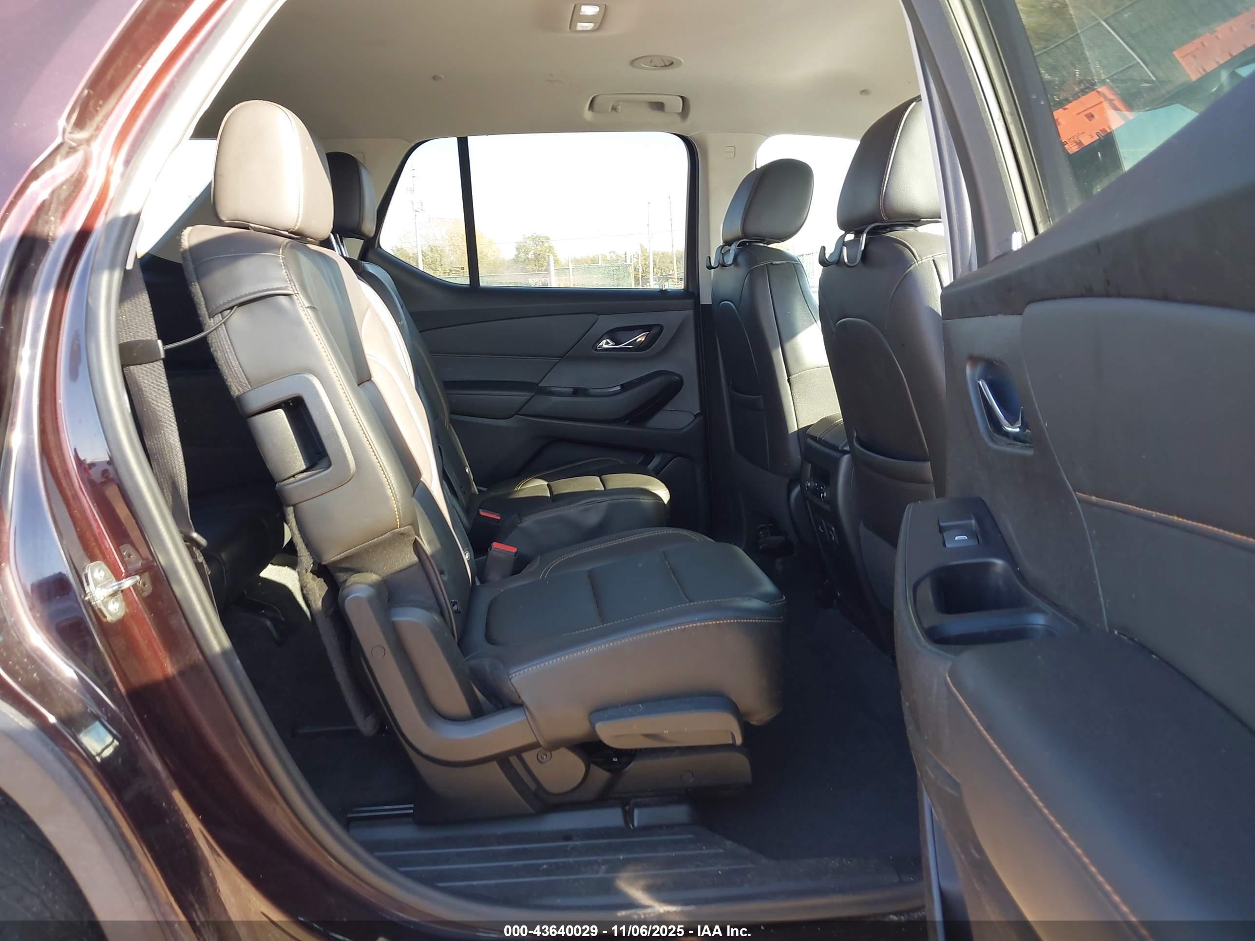 CHEVROLET TRAVERSE image 8