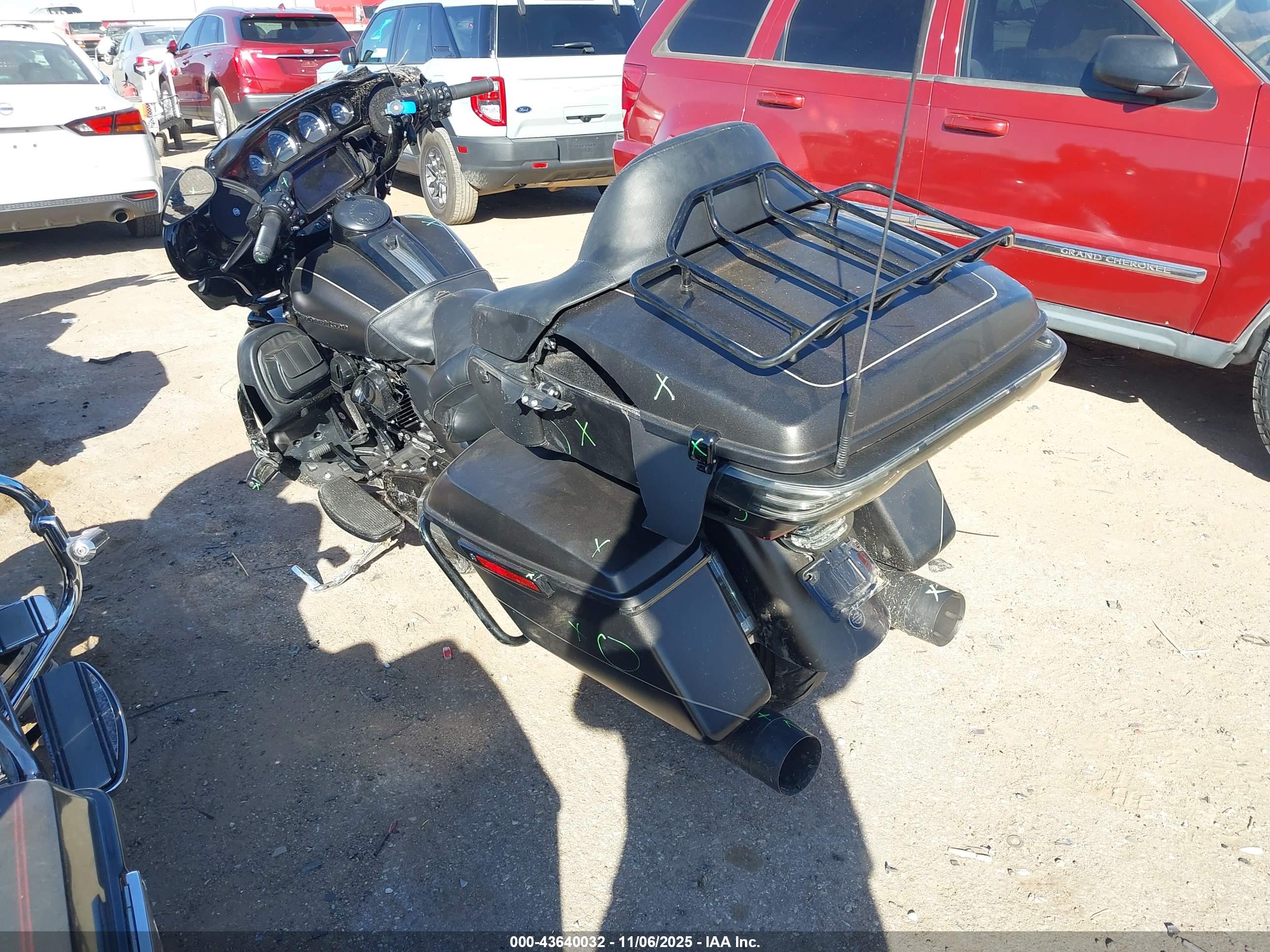 HARLEY-DAVIDSON FLHTK image 3