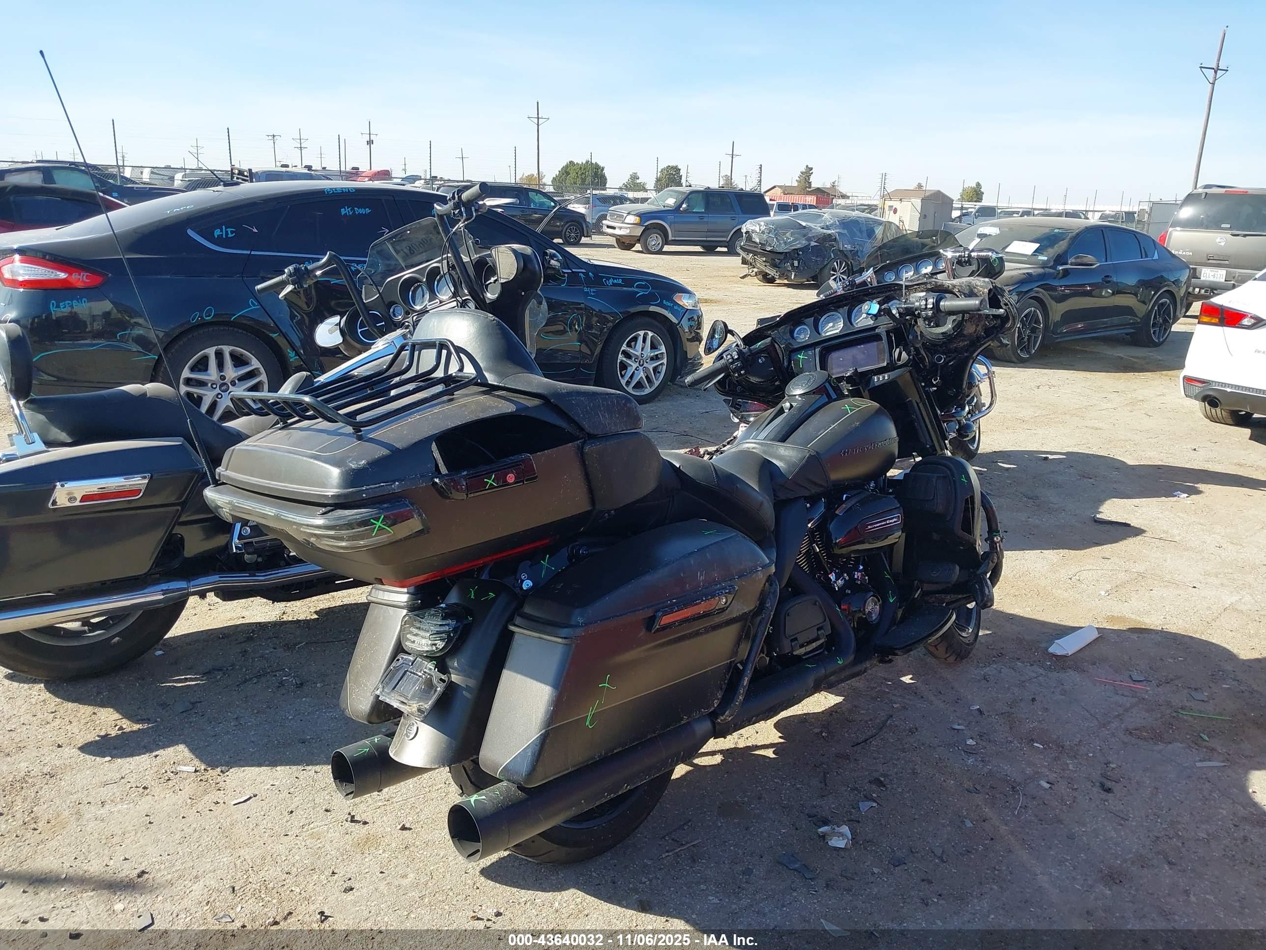 HARLEY-DAVIDSON FLHTK image 4