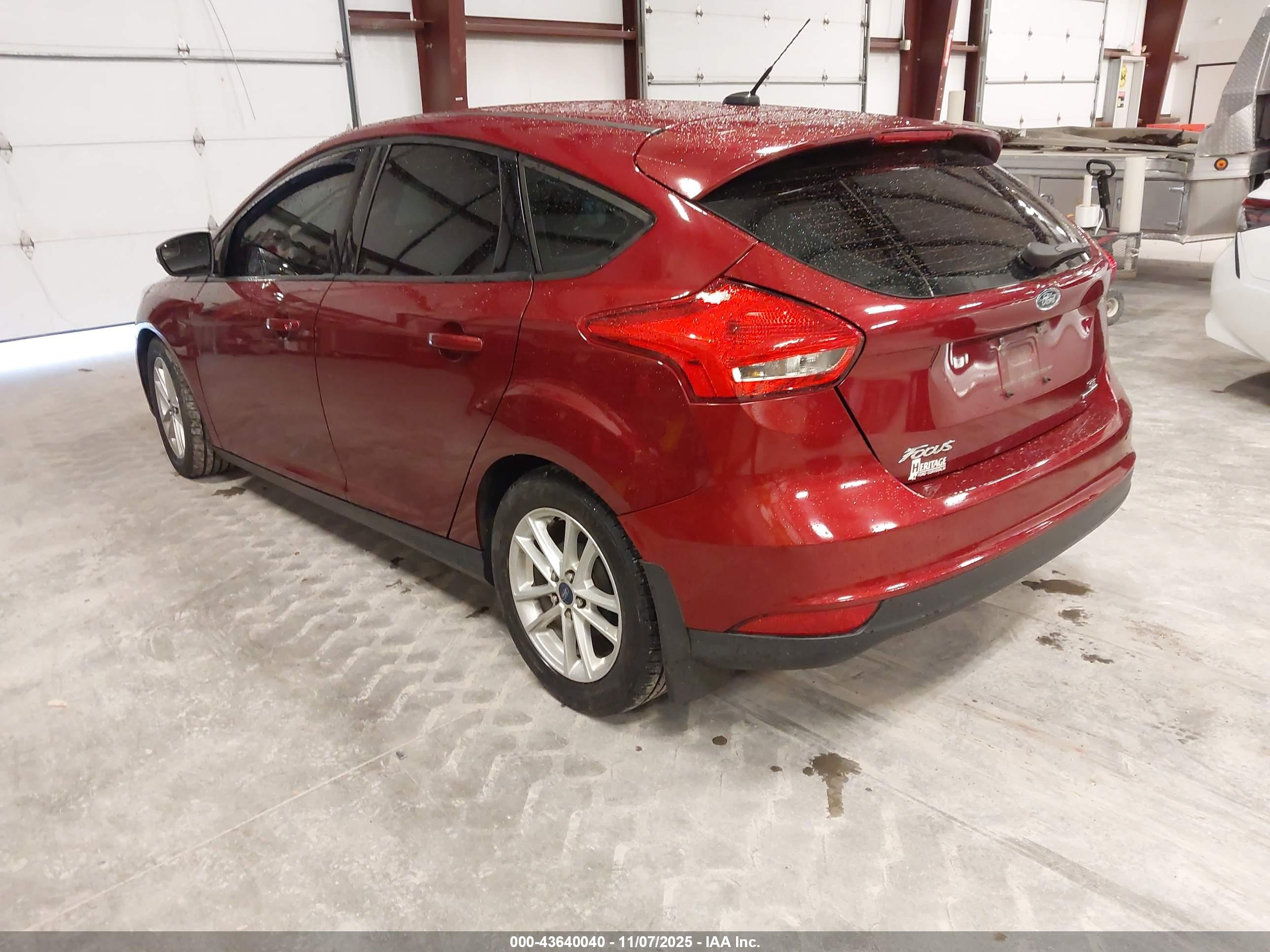 FORD FOCUS image 3