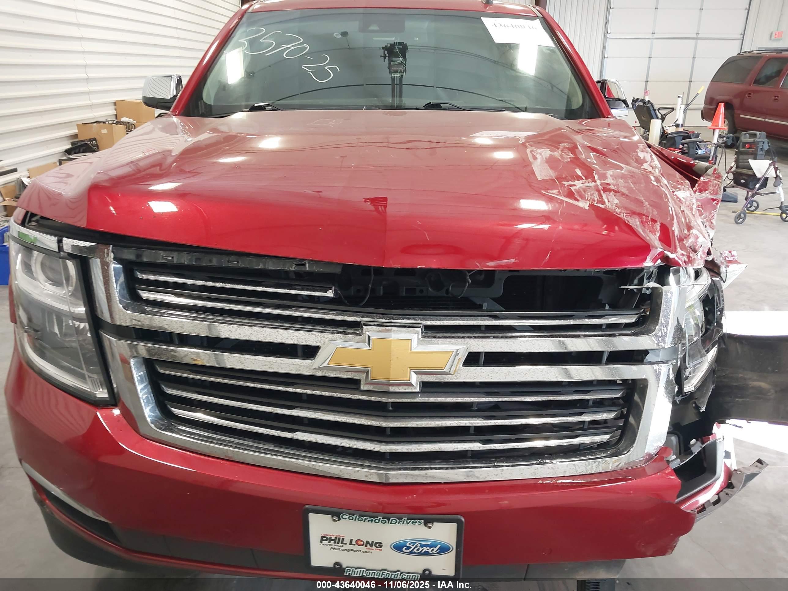 CHEVROLET SUBURBAN image 10