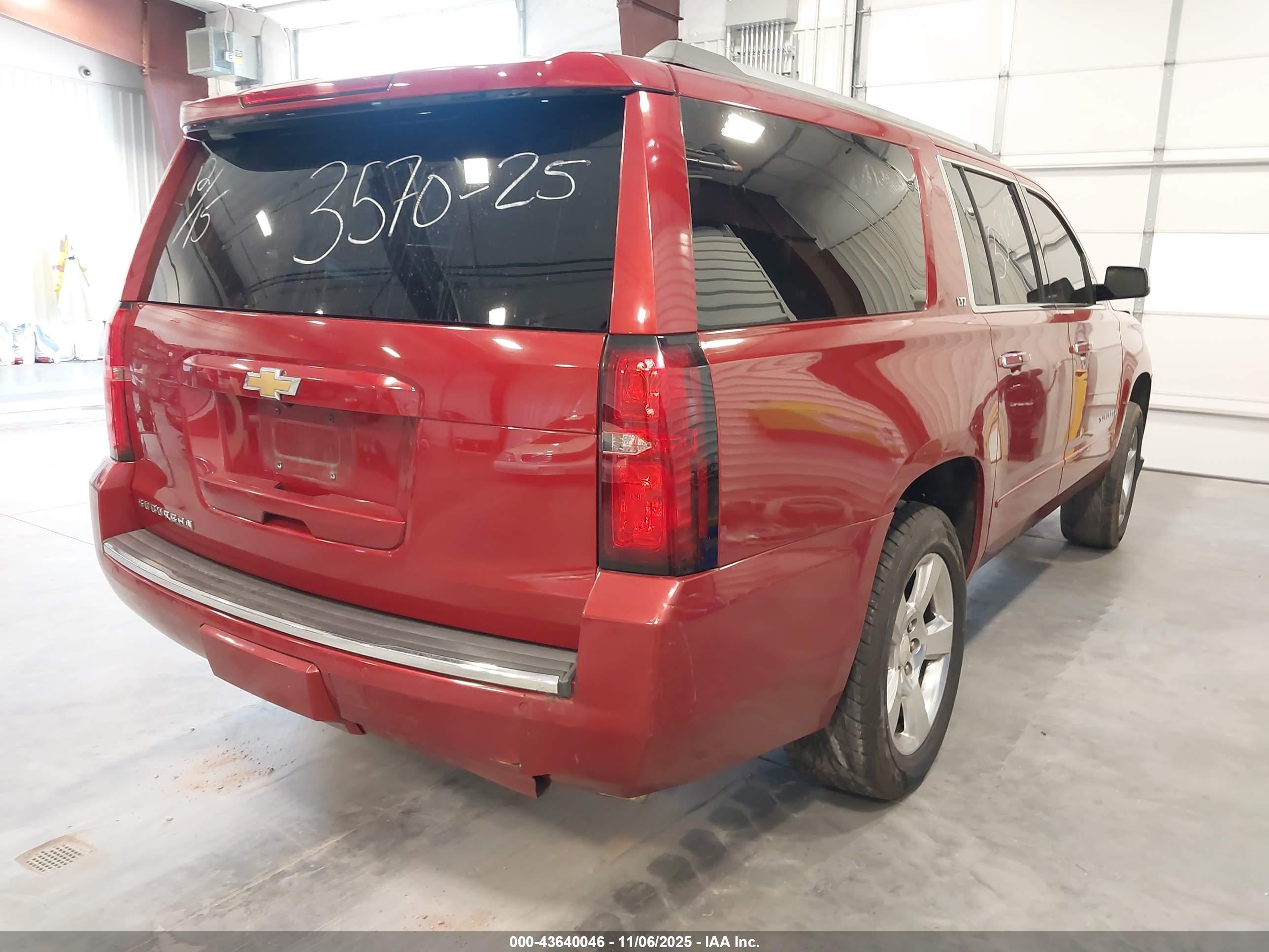CHEVROLET SUBURBAN image 4