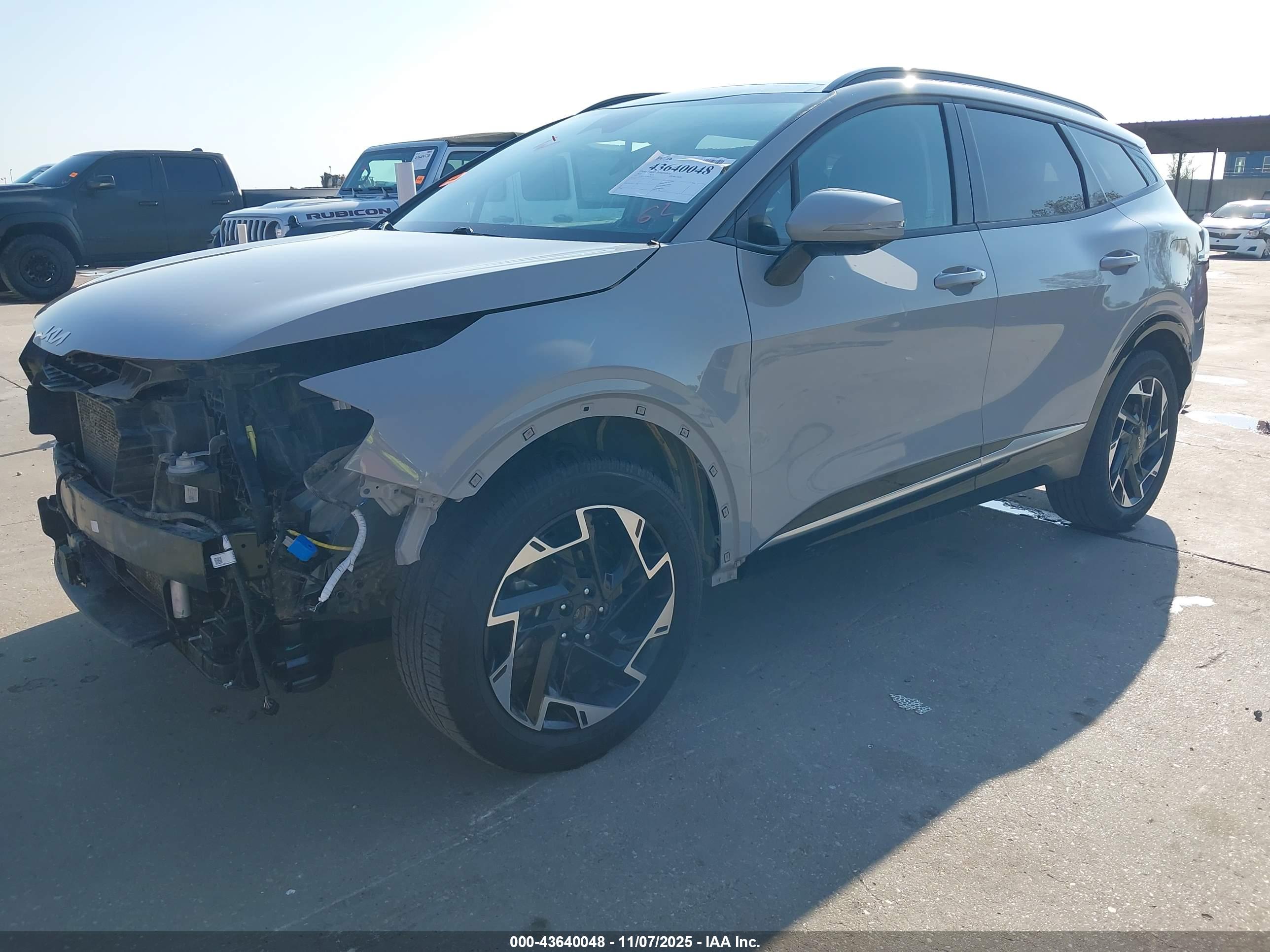 KIA SPORTAGE image 2