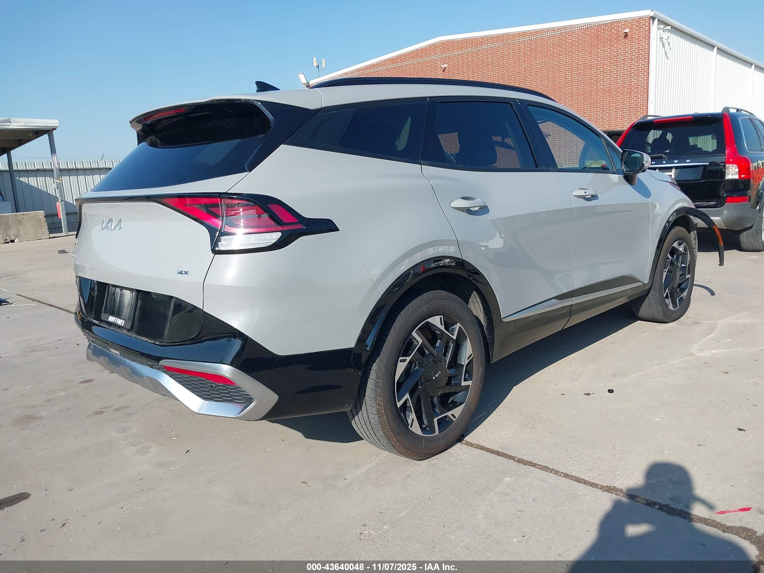 KIA SPORTAGE image 4
