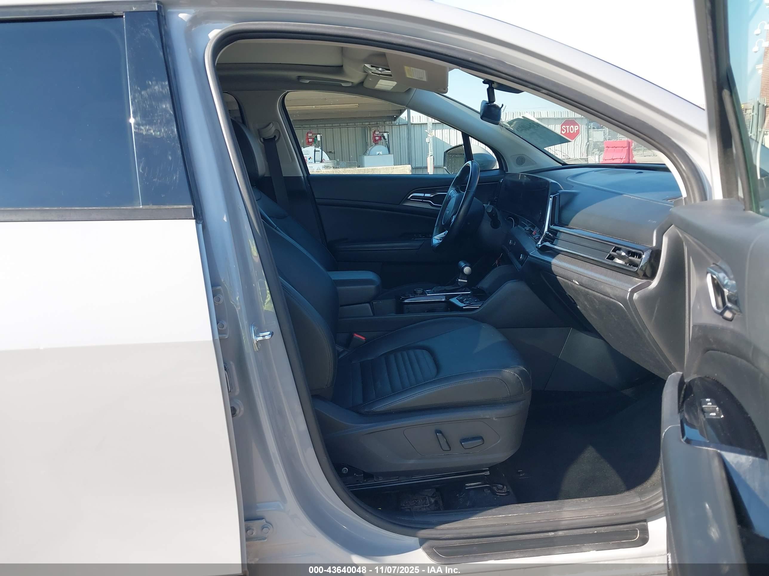 KIA SPORTAGE image 5