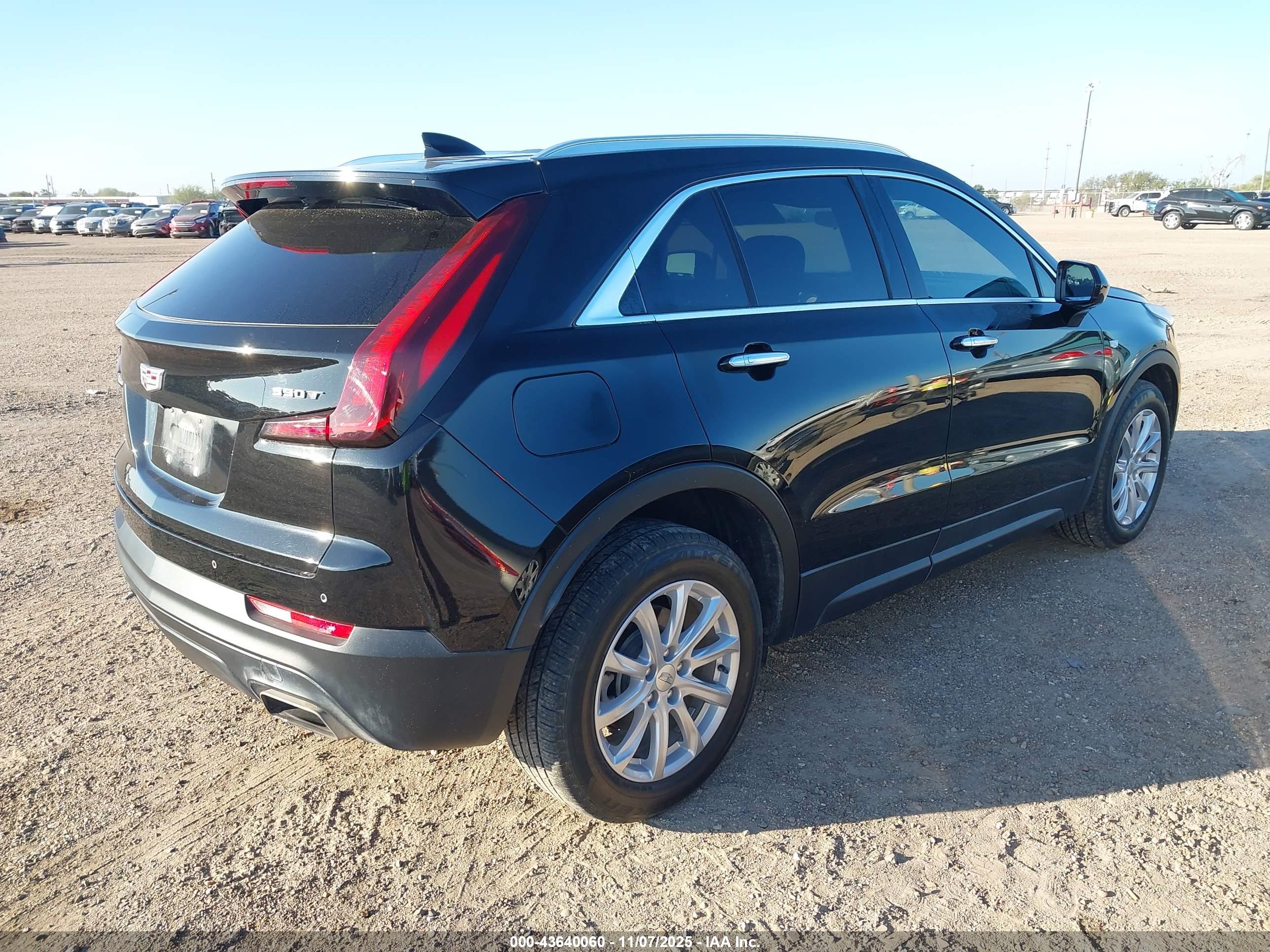 CADILLAC XT4 image 4