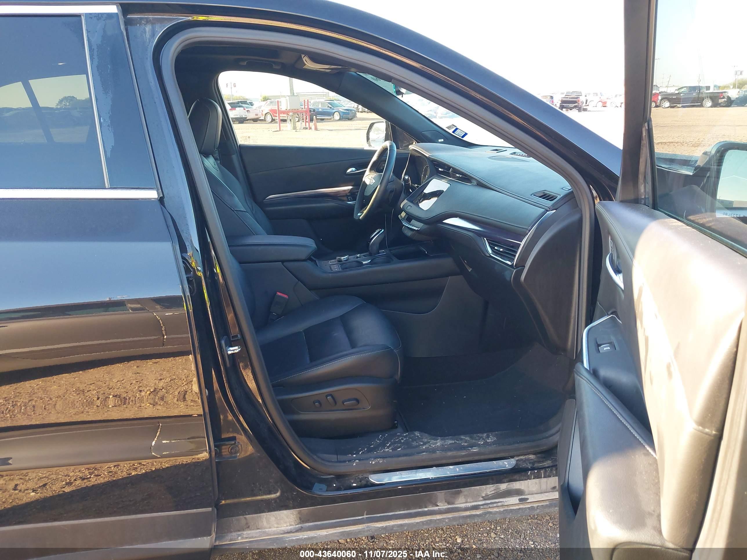 CADILLAC XT4 image 5
