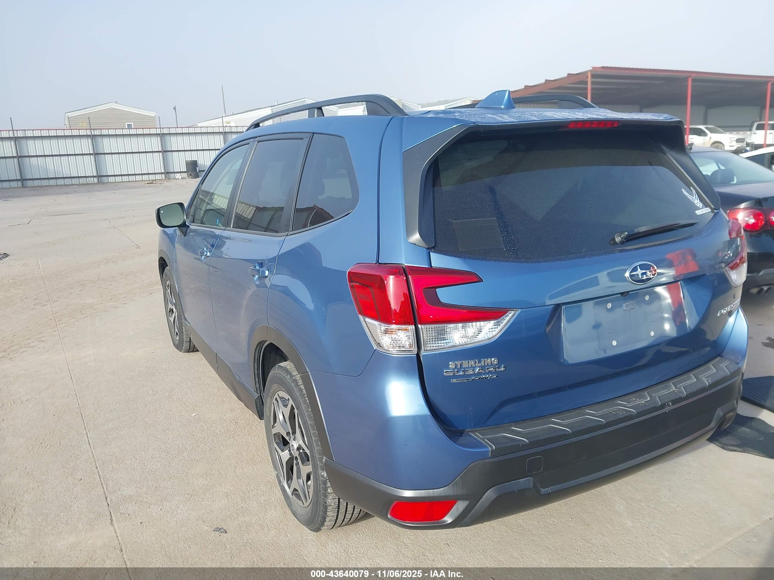 SUBARU FORESTER image 3
