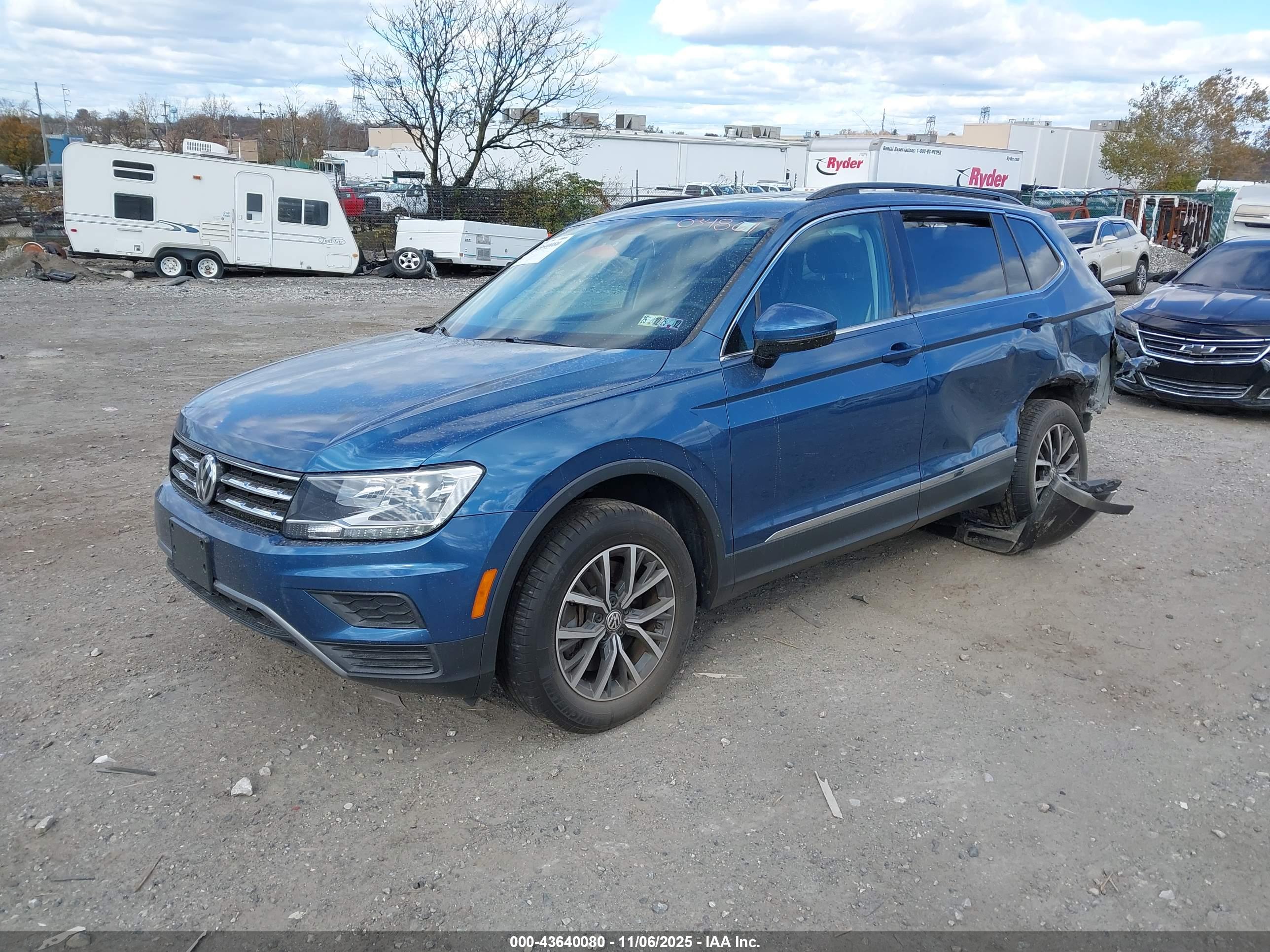 VOLKSWAGEN TIGUAN image 2