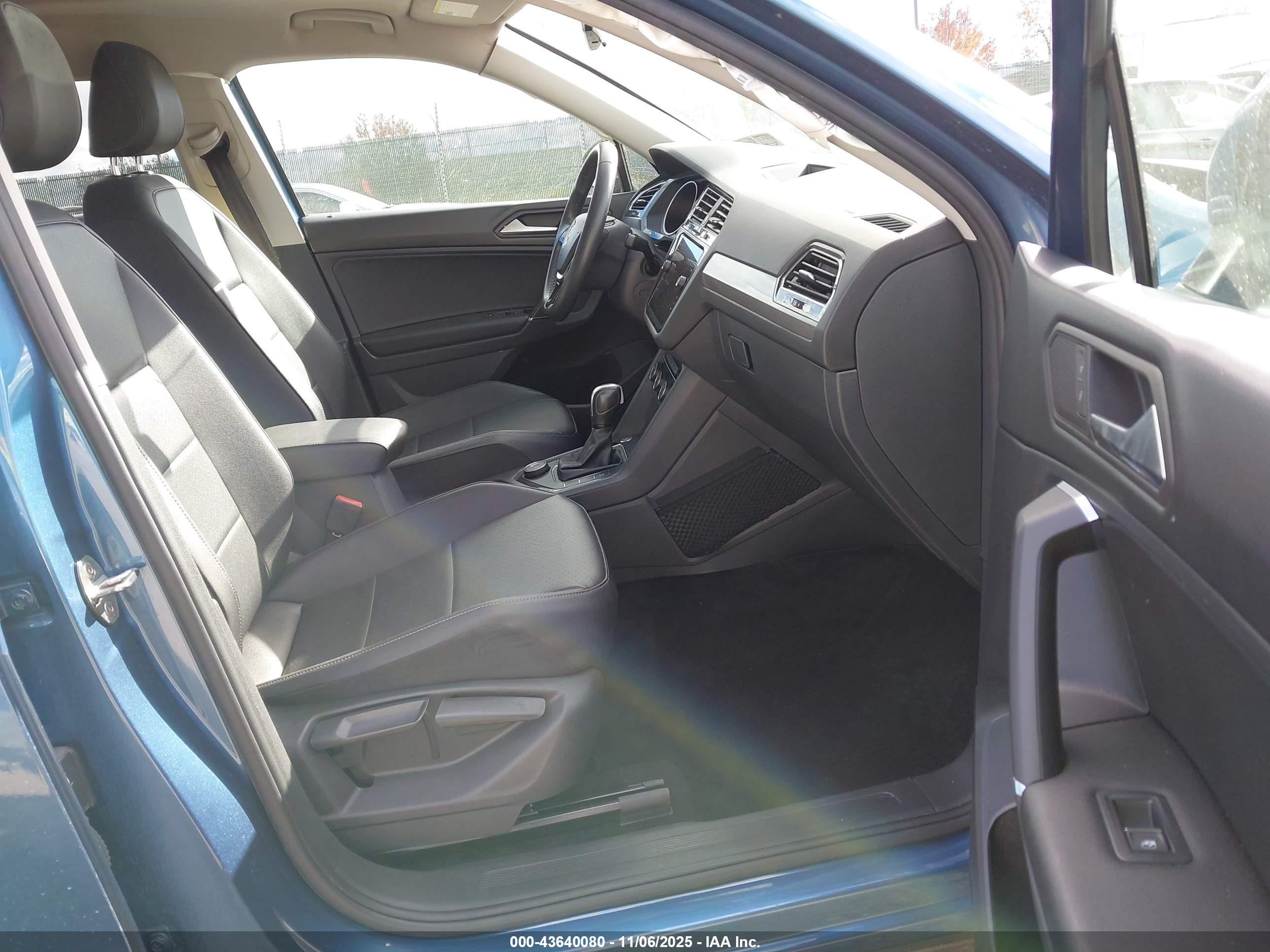 VOLKSWAGEN TIGUAN image 5