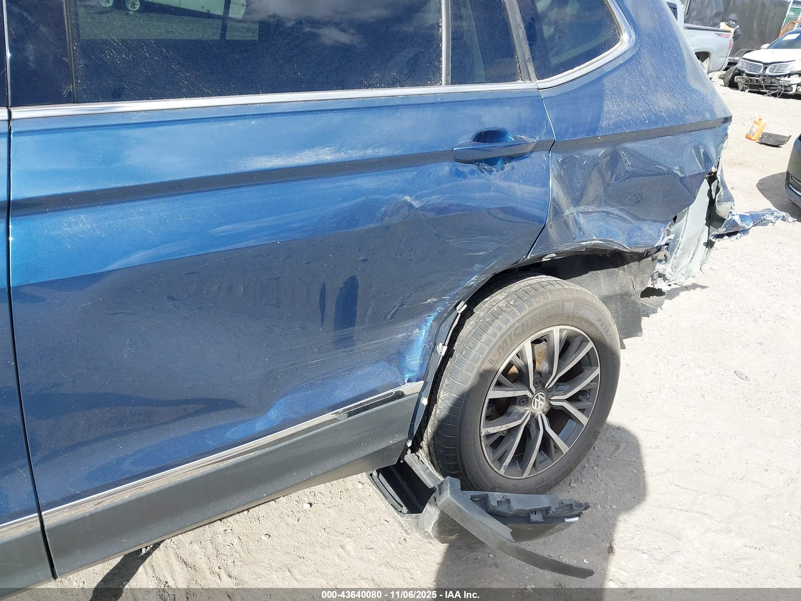 VOLKSWAGEN TIGUAN image 6