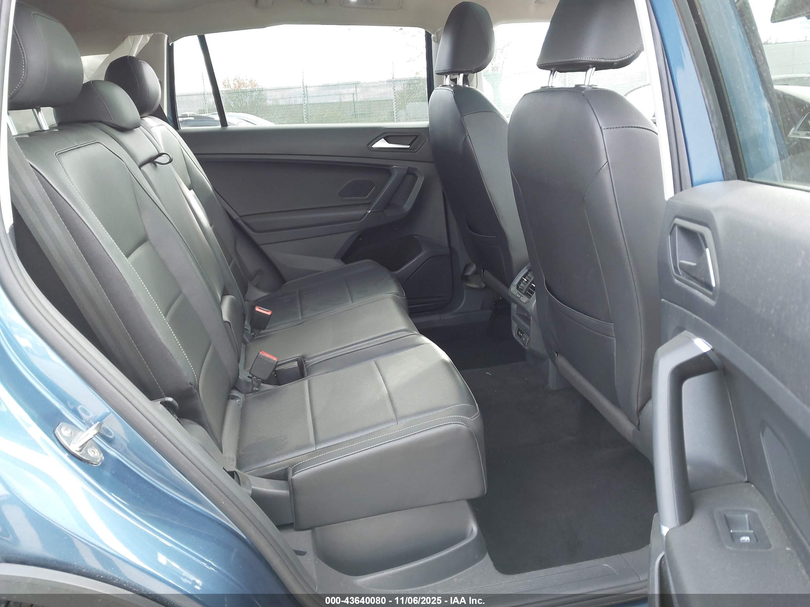 VOLKSWAGEN TIGUAN image 8