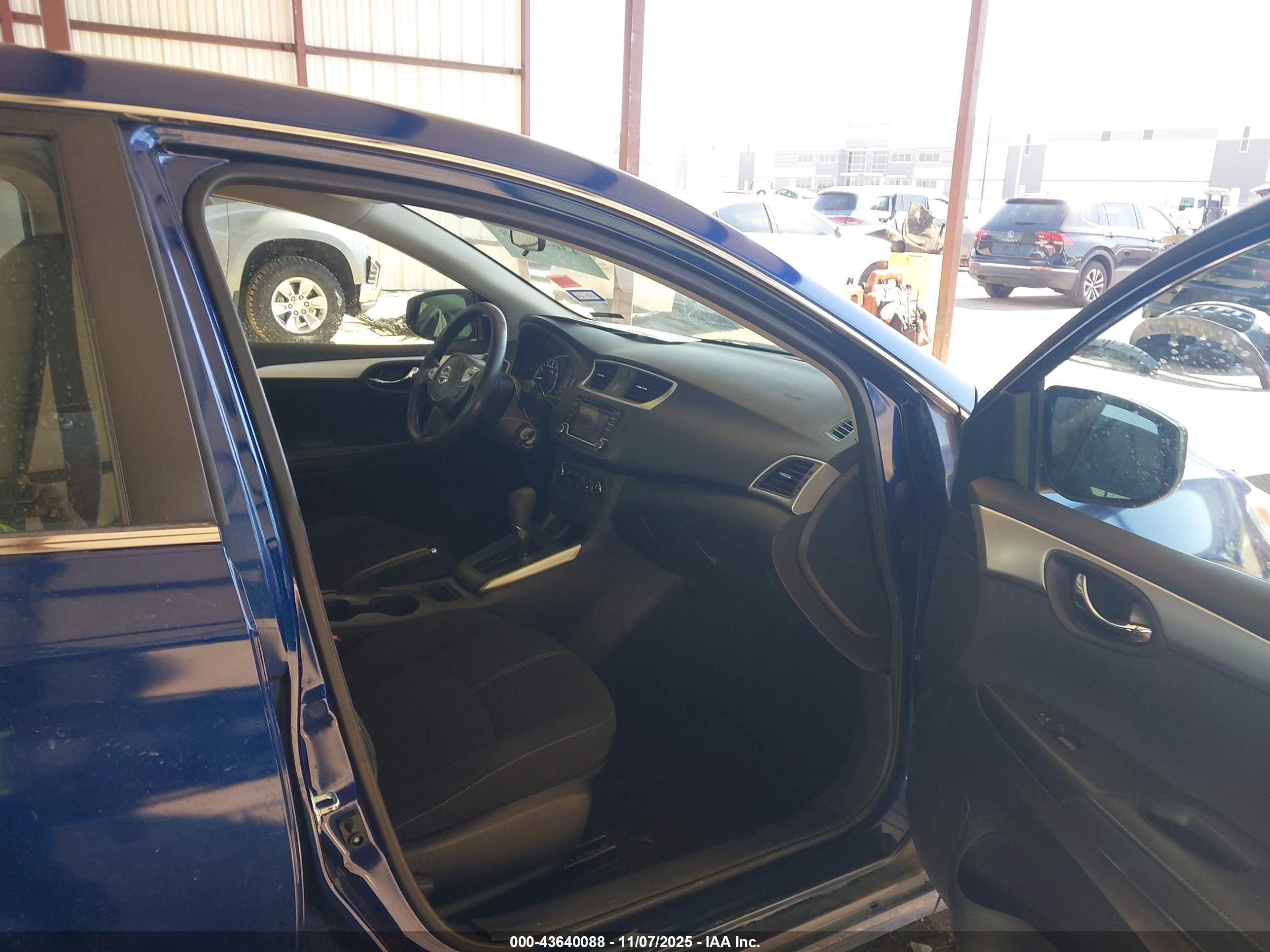 NISSAN SENTRA image 5