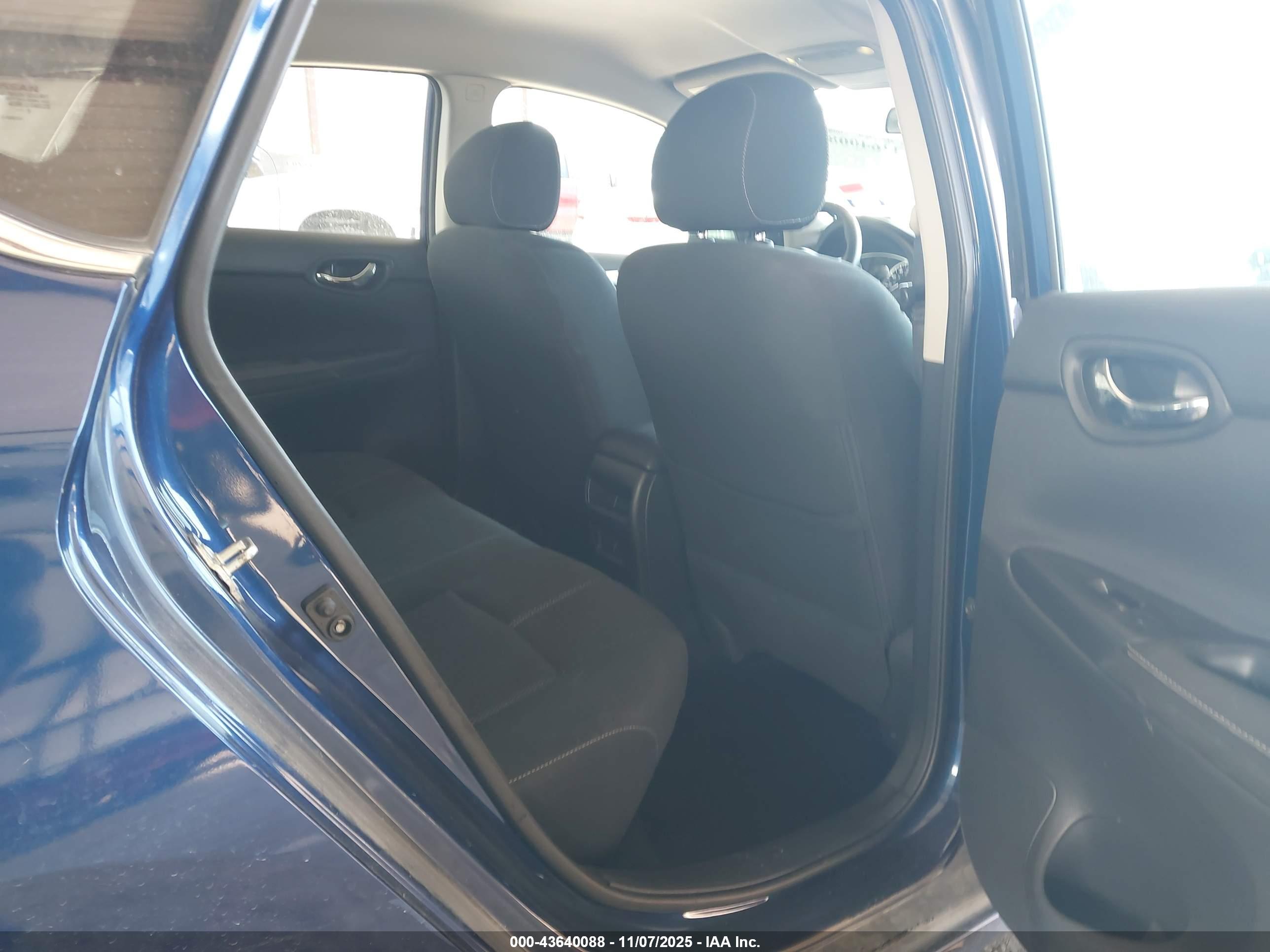 NISSAN SENTRA image 8