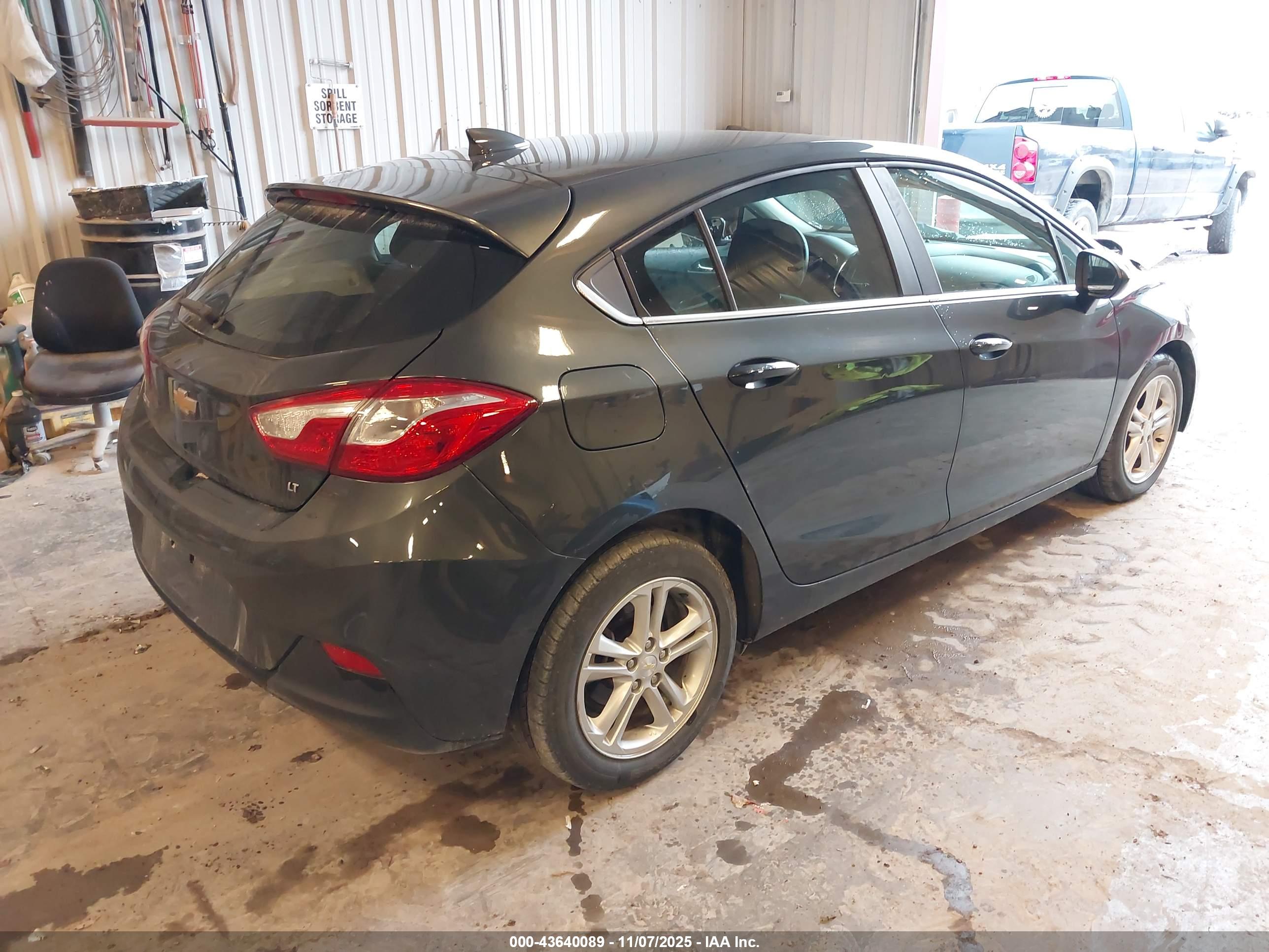 CHEVROLET CRUZE image 4