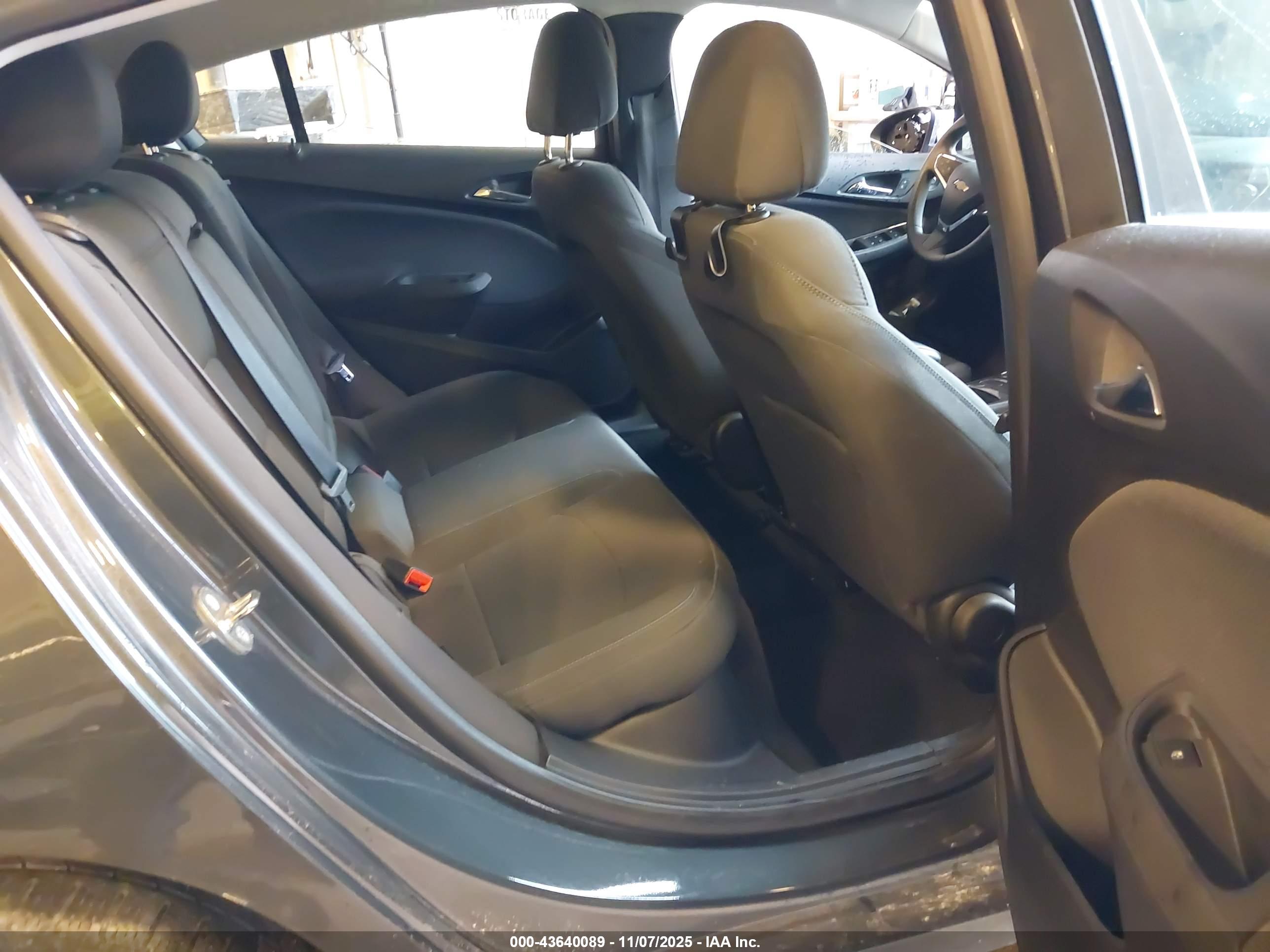 CHEVROLET CRUZE image 8