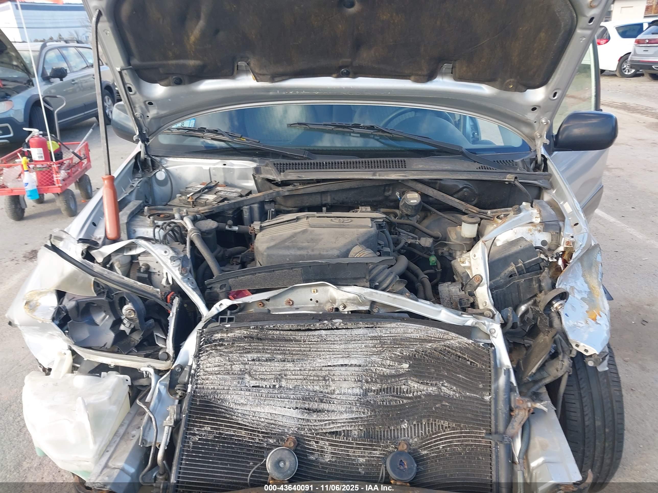 TOYOTA RAV4 image 10