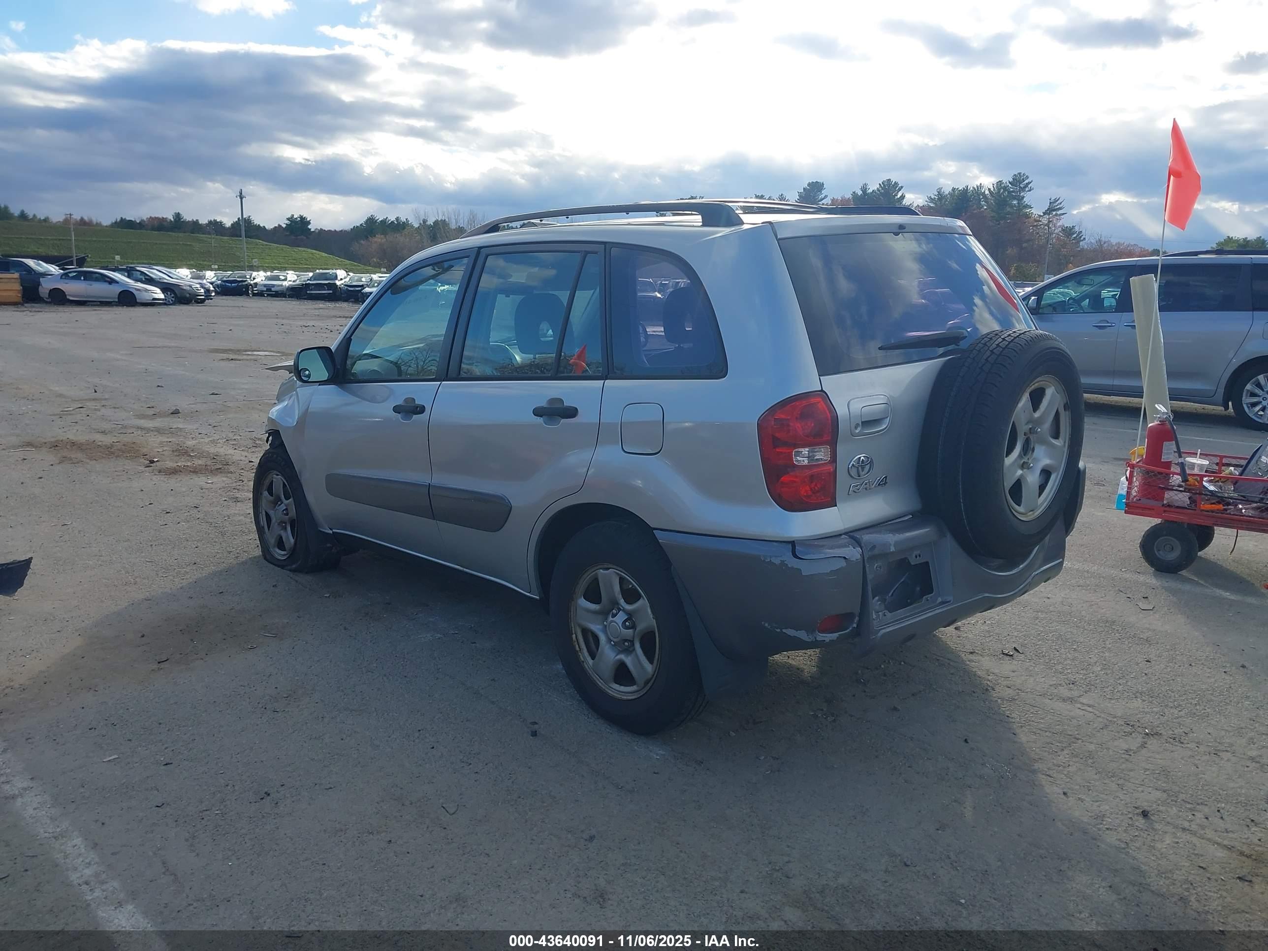 TOYOTA RAV4 image 3