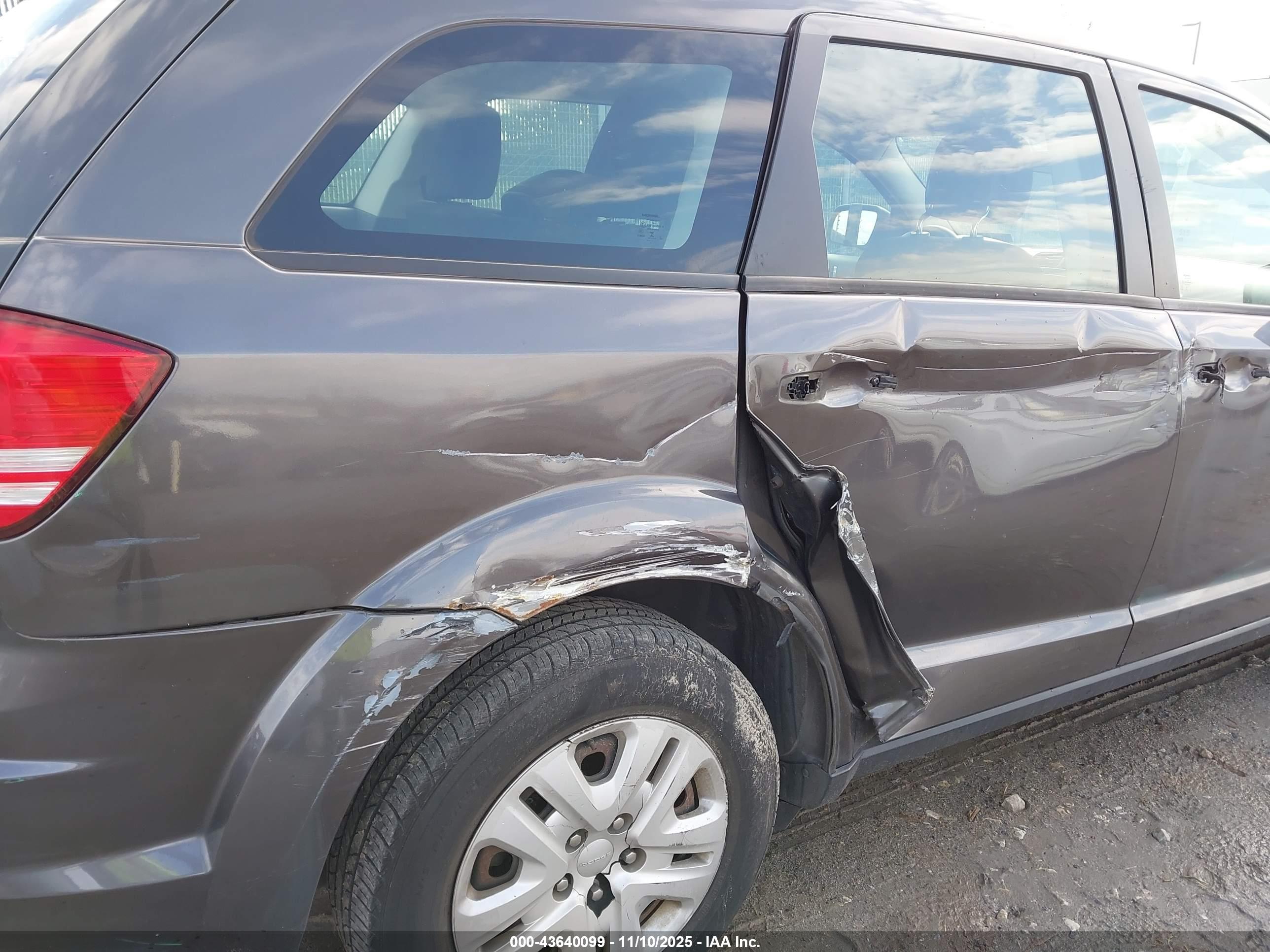 DODGE JOURNEY image 6