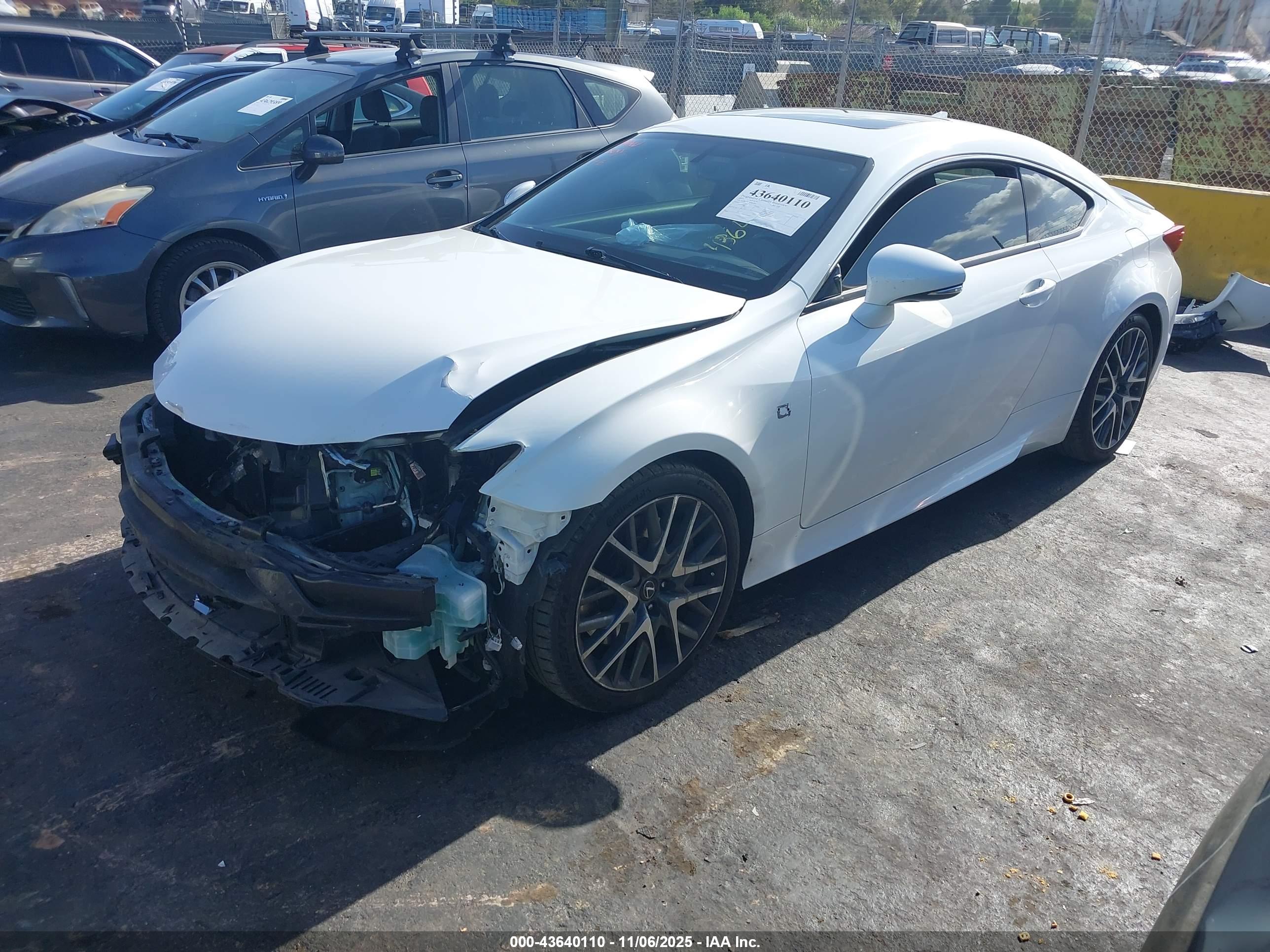 LEXUS RC image 2
