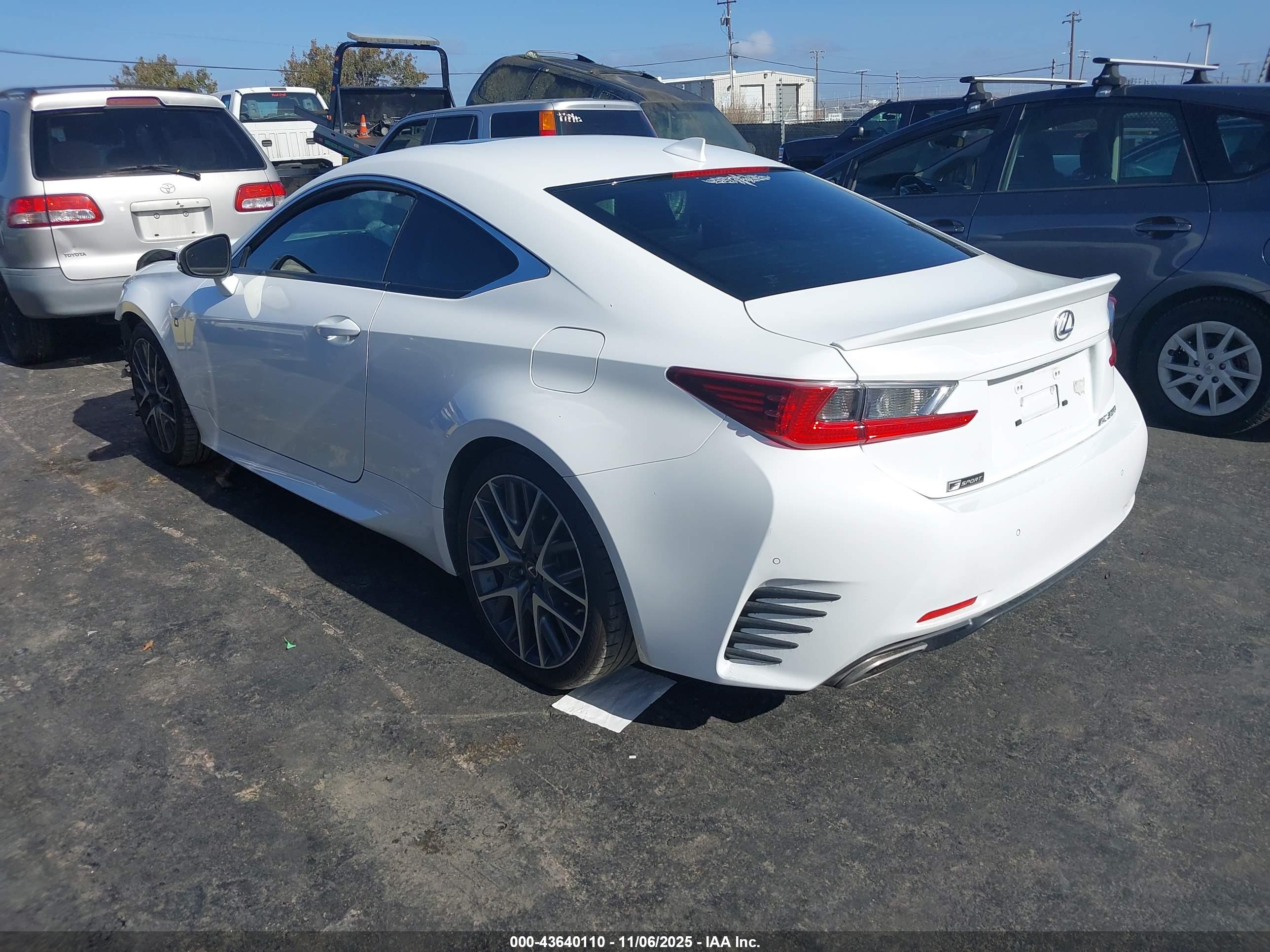 LEXUS RC image 3