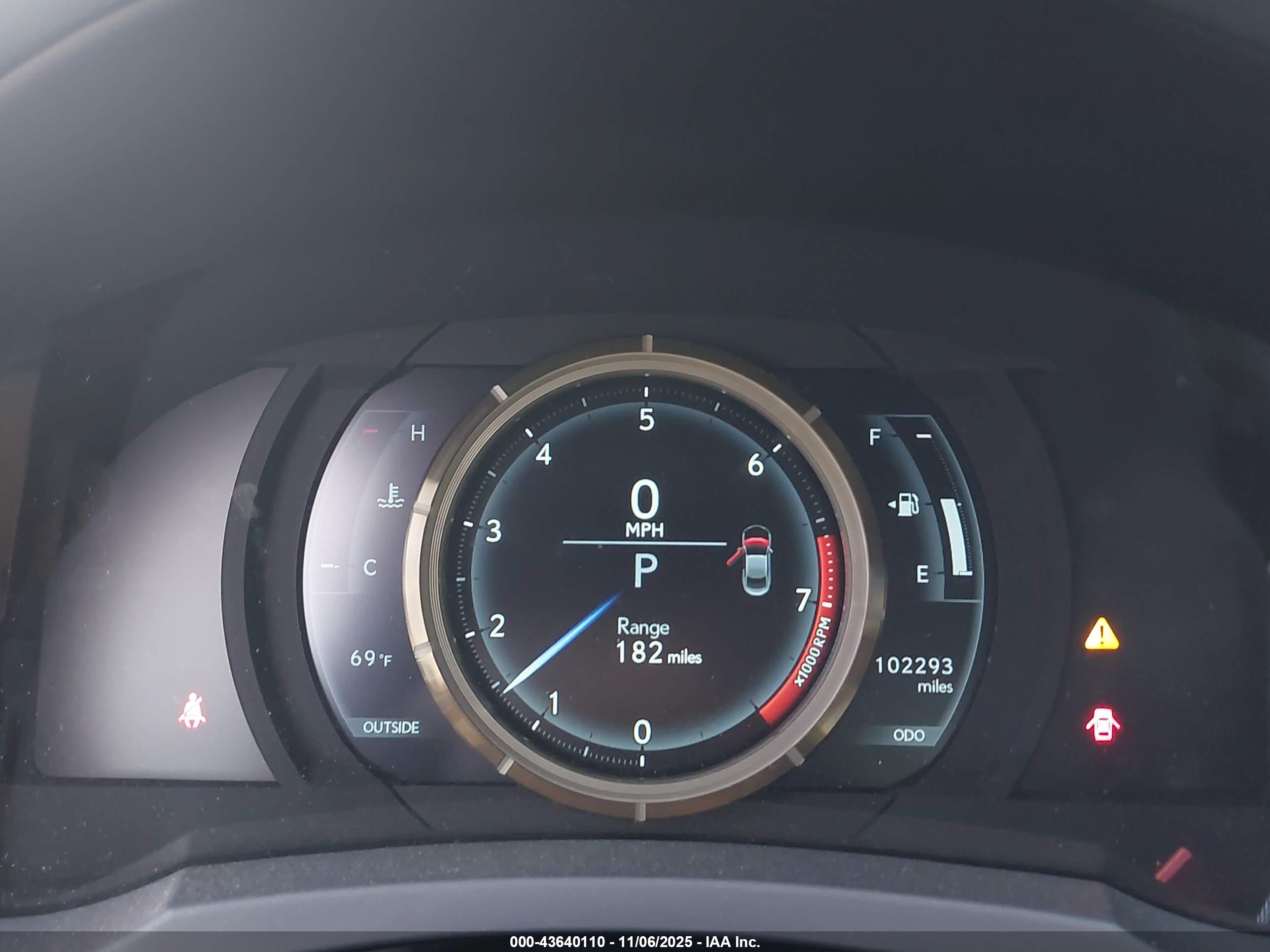 LEXUS RC image 7