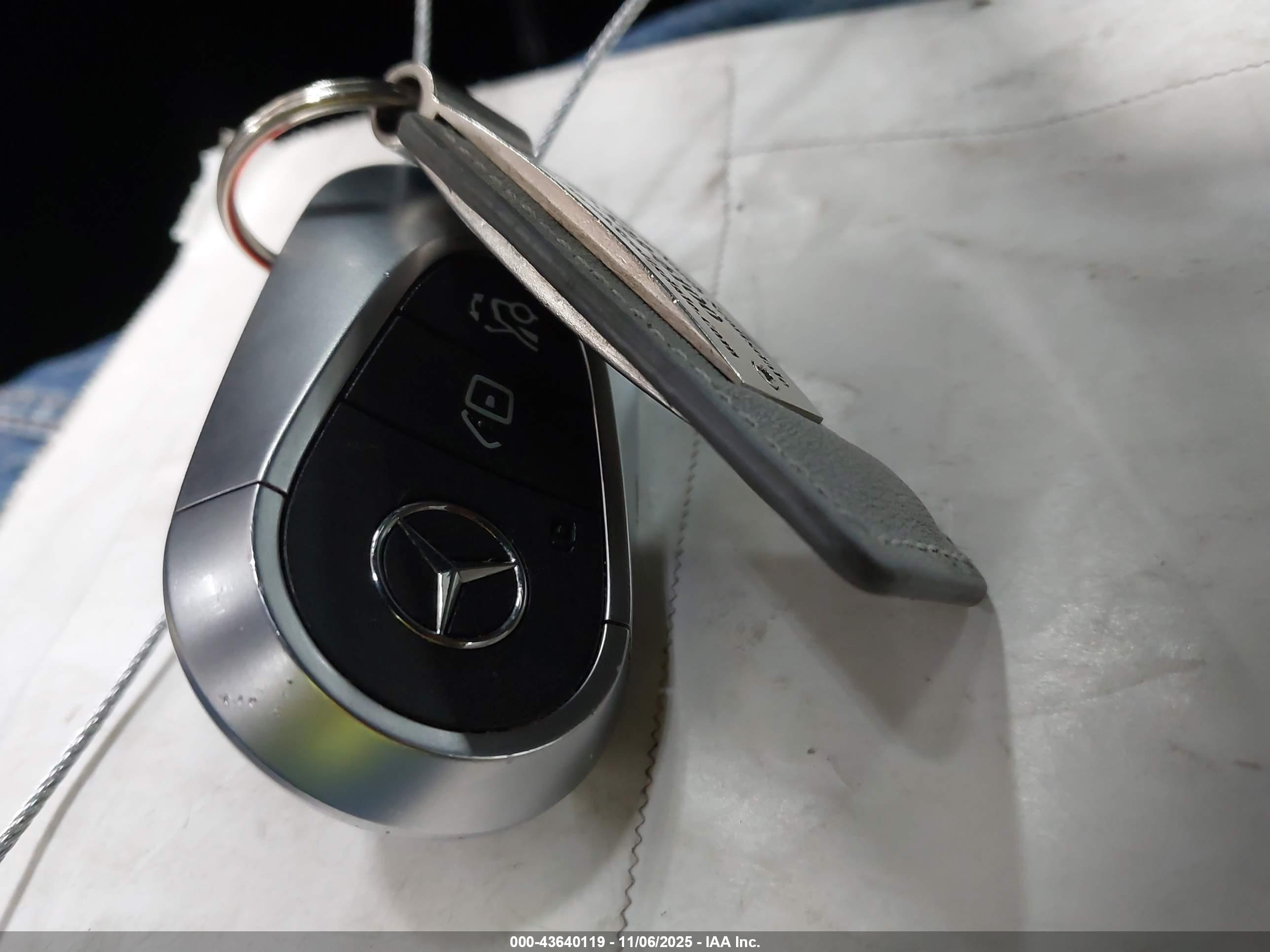 MERCEDES-BENZ C image 11